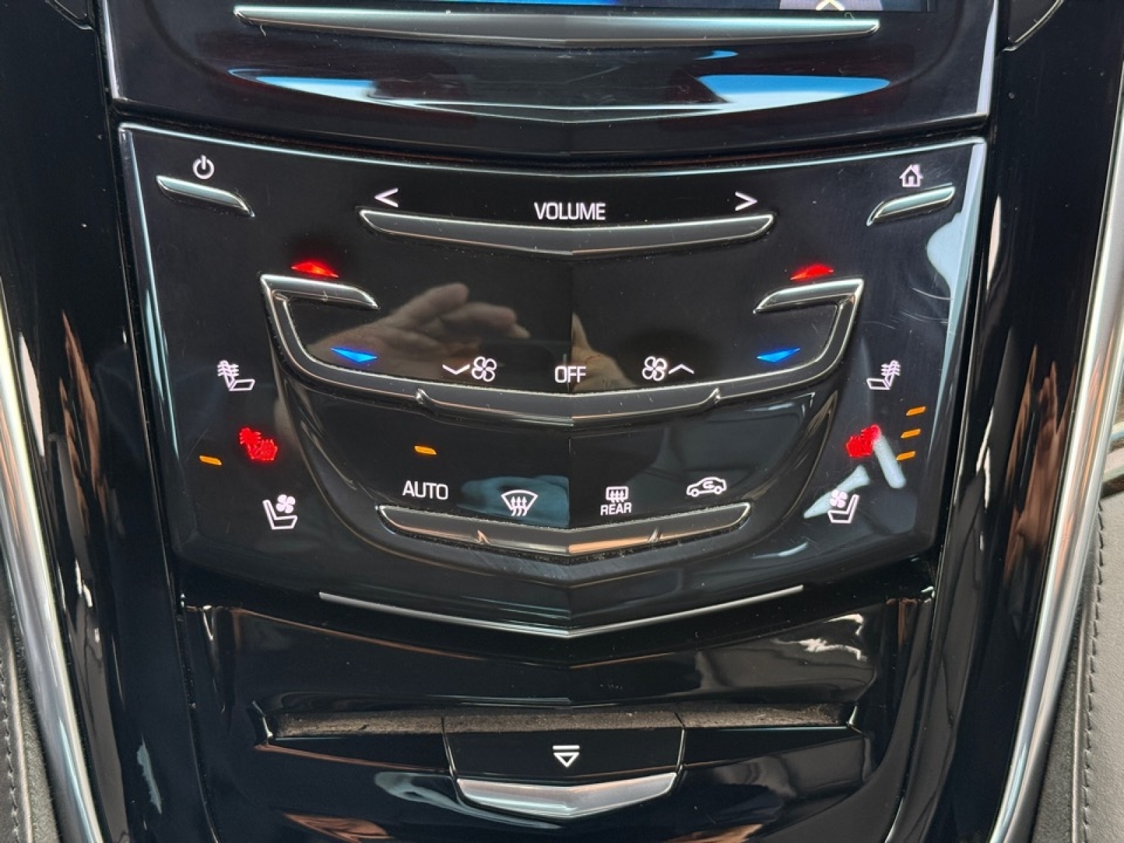 2018 Cadillac Escalade Platinum, 39137, Photo