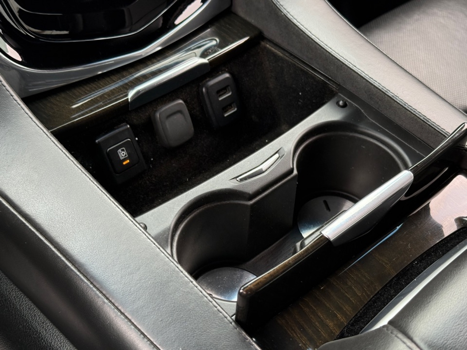 2018 Cadillac Escalade Platinum, 39137, Photo