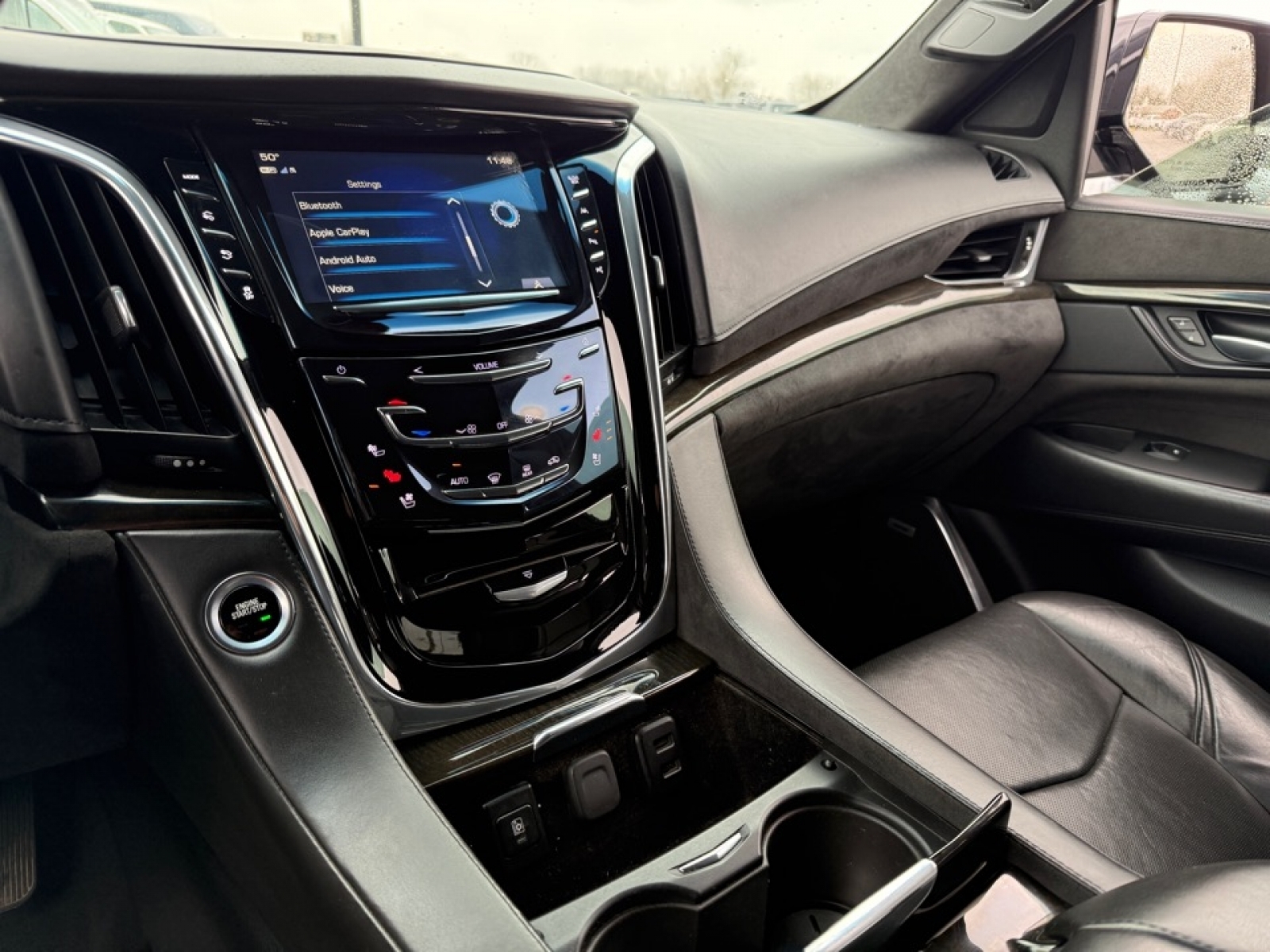 2018 Cadillac Escalade Platinum, 39137, Photo