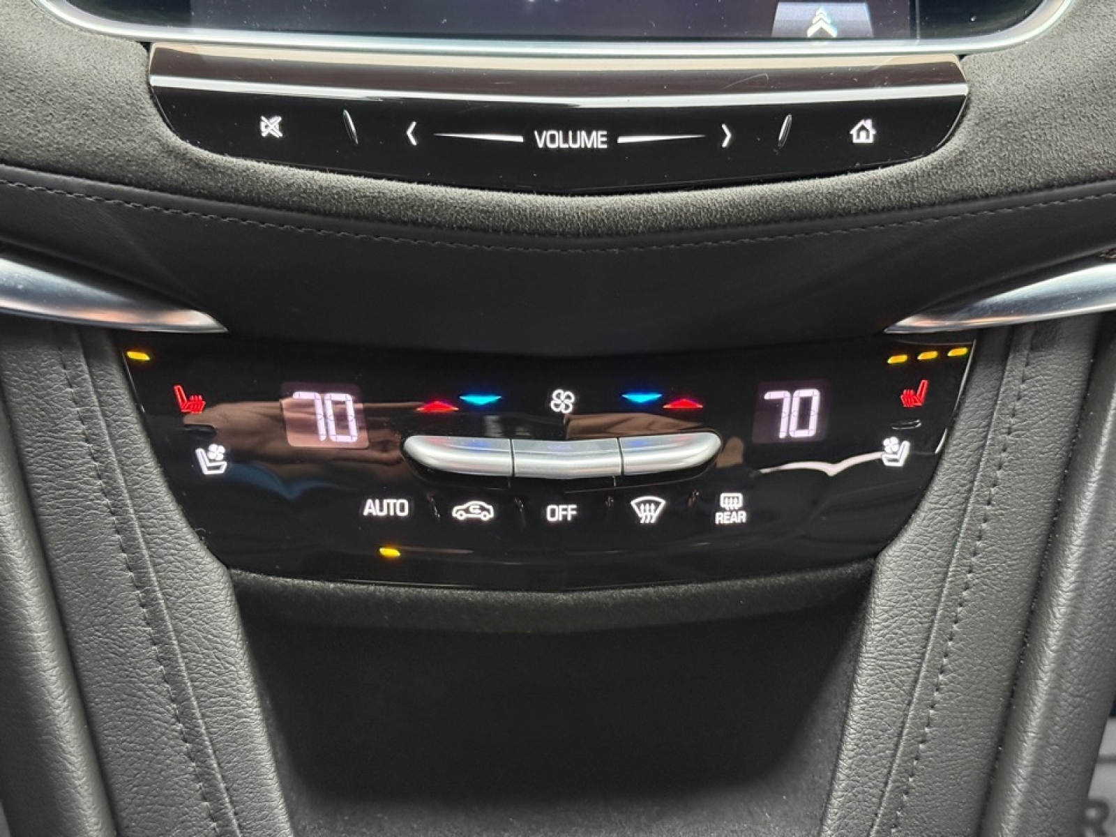 2018 Cadillac XT5 Platinum, 39218, Photo