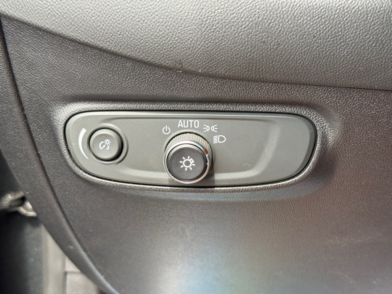 2018 Chevrolet Equinox LT, 38830, Photo