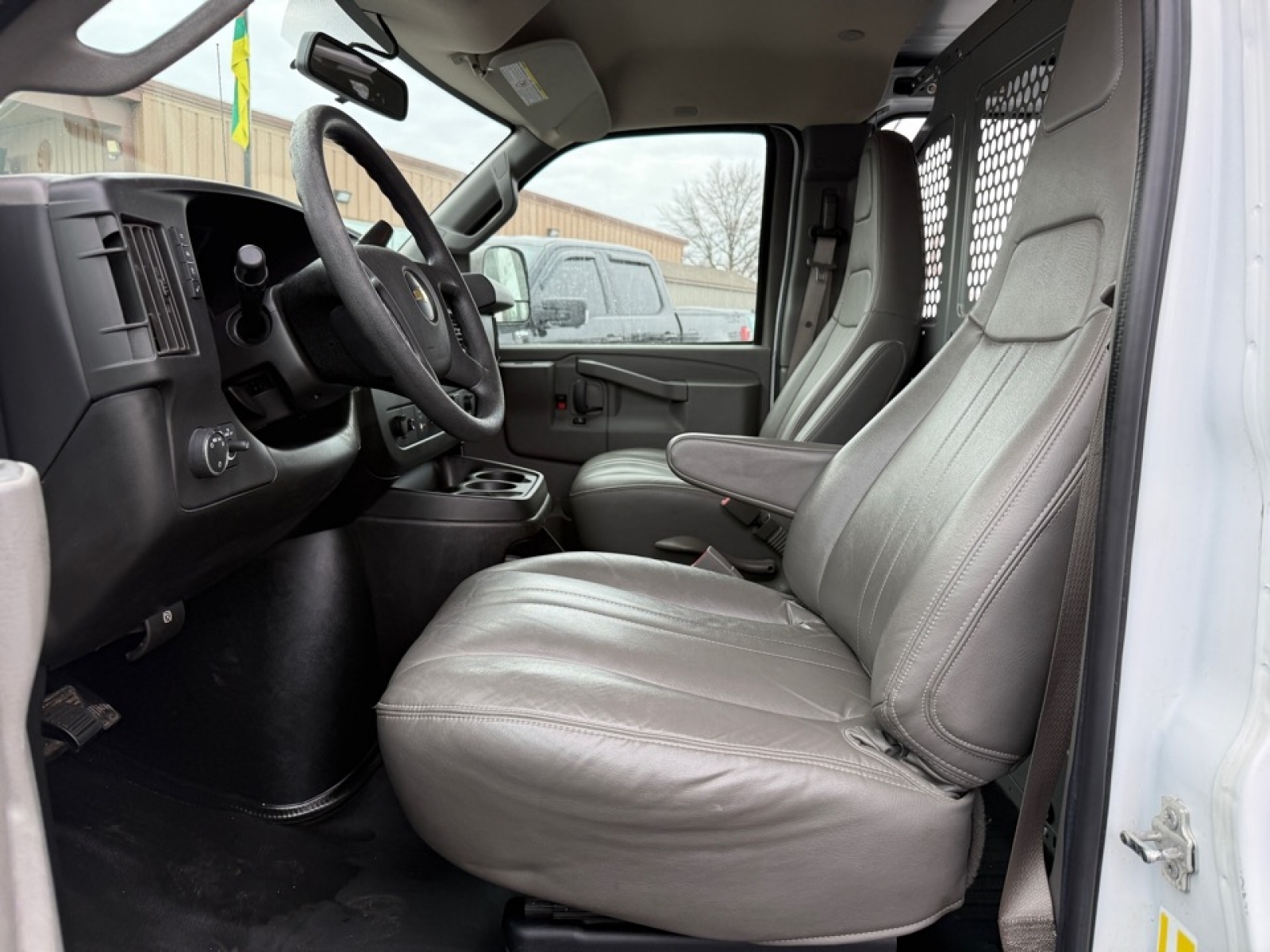 2018 Chevrolet Express 2500 Work Van, 39355, Photo
