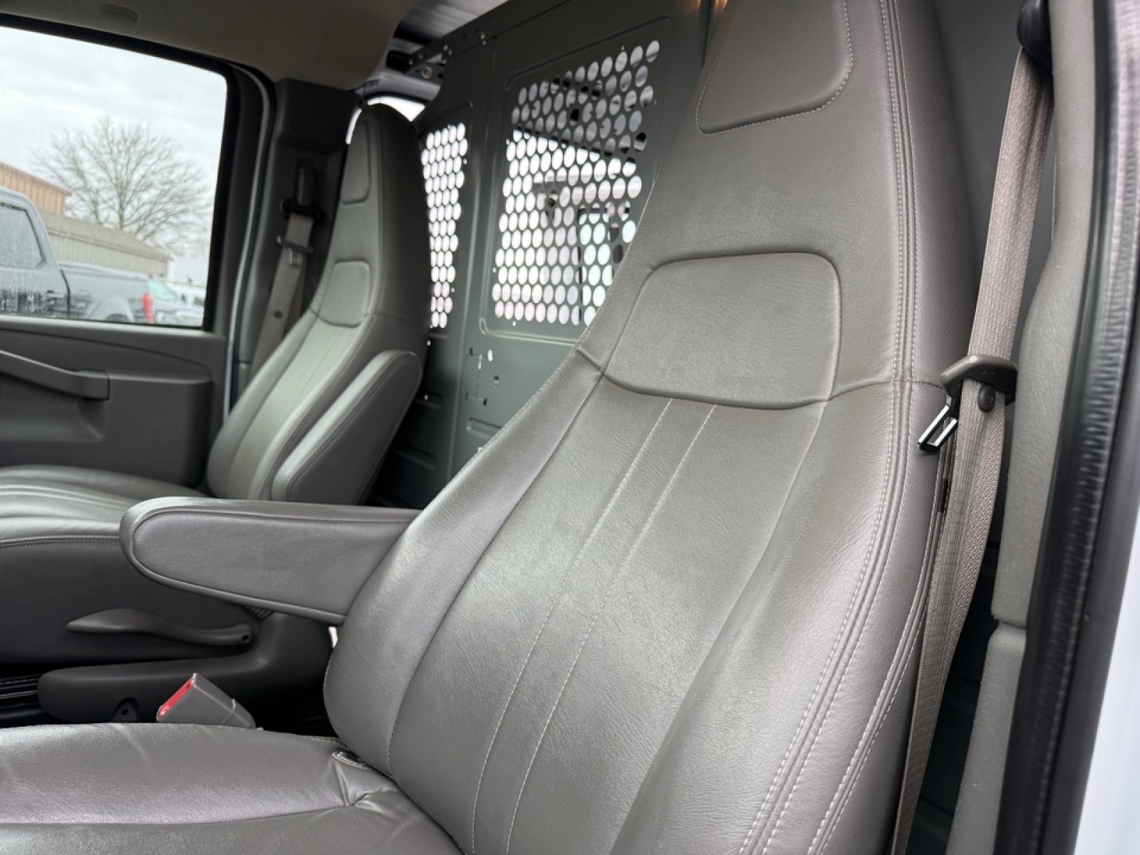 2018 Chevrolet Express 2500 Work Van, 39355, Photo