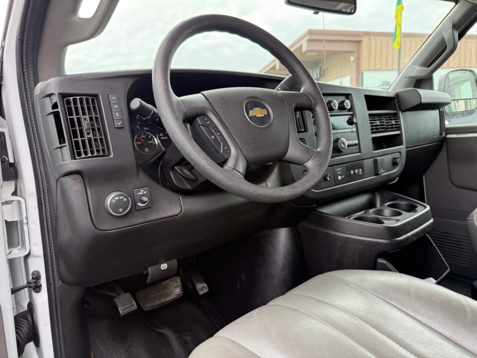 2018 Chevrolet Express 2500 Work Van, 39355, Photo