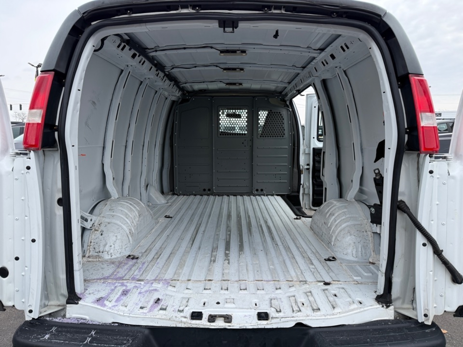 2018 Chevrolet Express 2500 Work Van, 39355, Photo