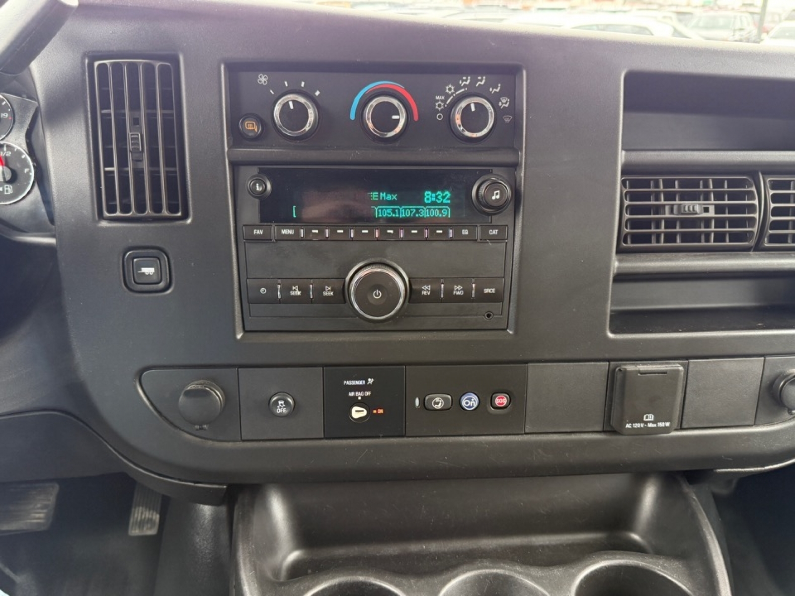 2018 Chevrolet Express 2500 Work Van, 39355, Photo