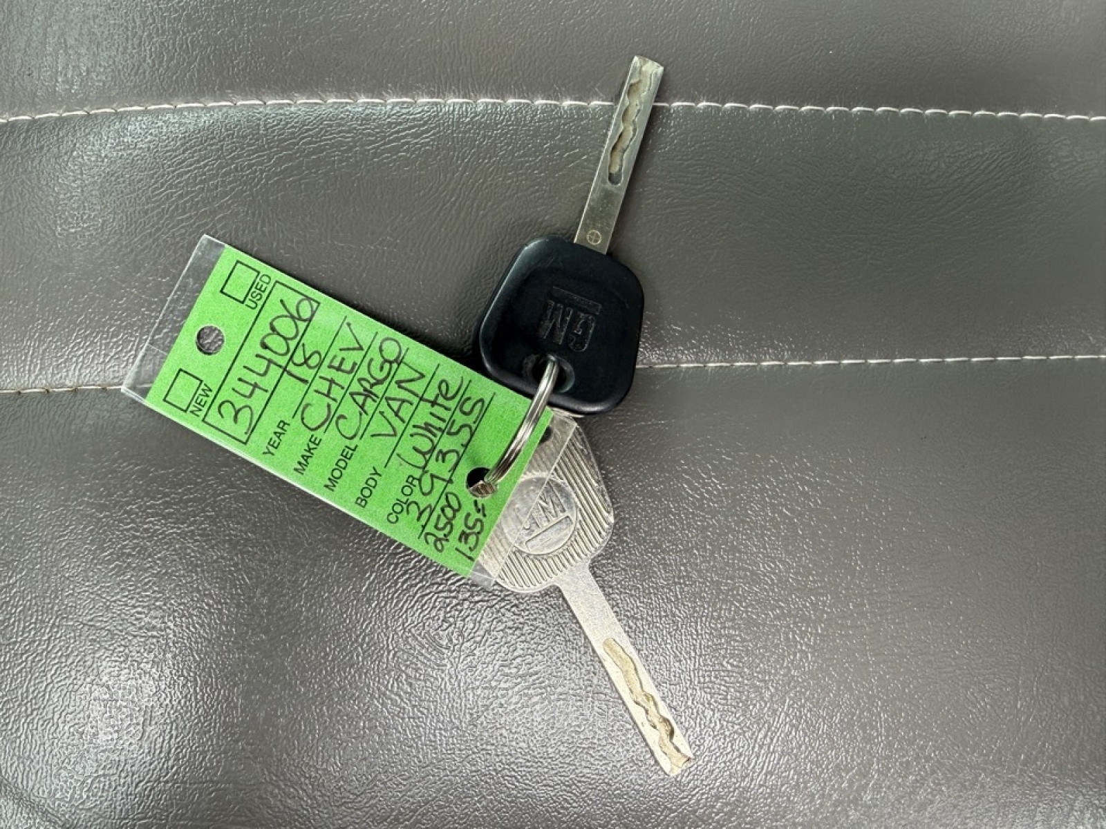 2018 Chevrolet Express 2500 Work Van, 39355, Photo