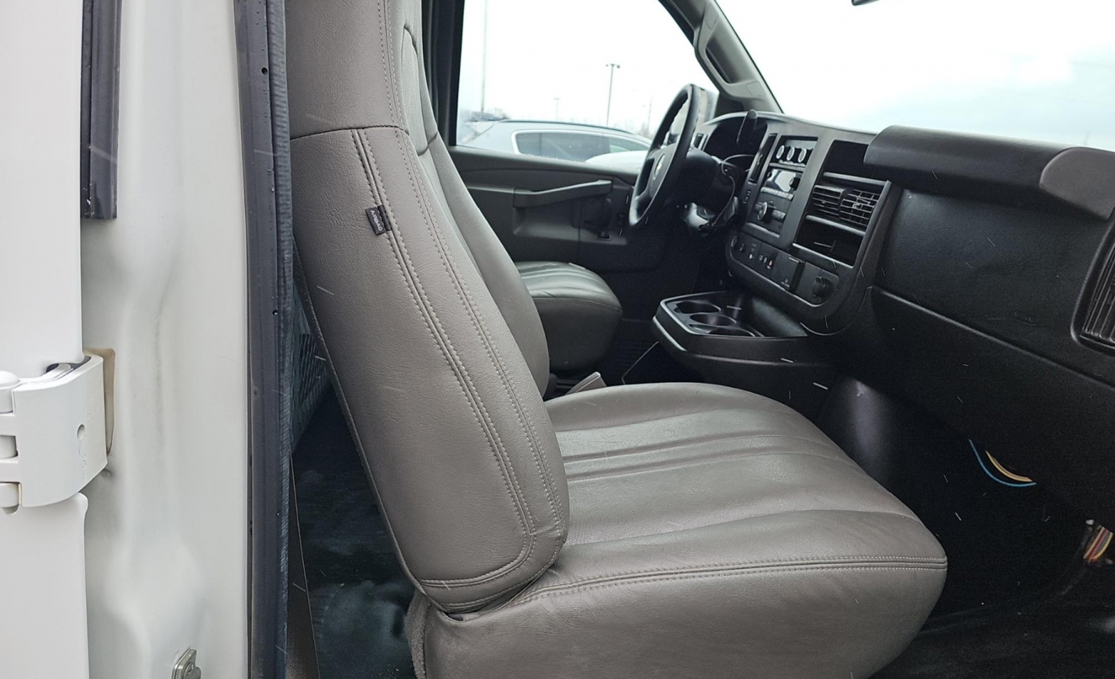 2018 Chevrolet Express 2500 Work Van, 39747, Photo