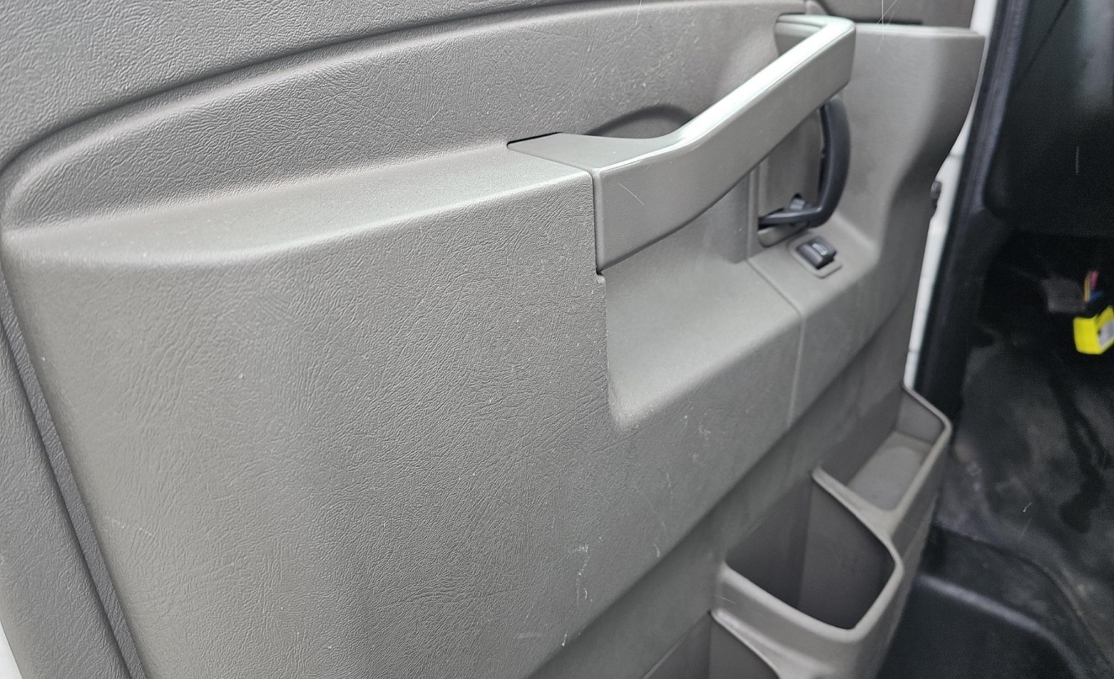 2018 Chevrolet Express 2500 Work Van, 39747, Photo