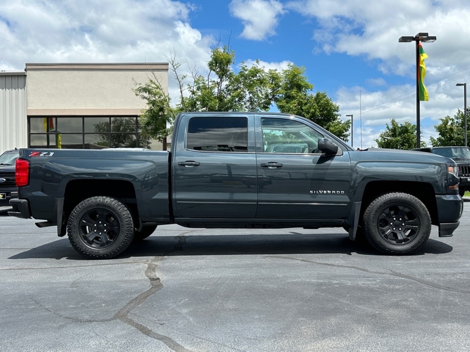 2018 Chevrolet Silverado 1500 LT, 36968, Photo