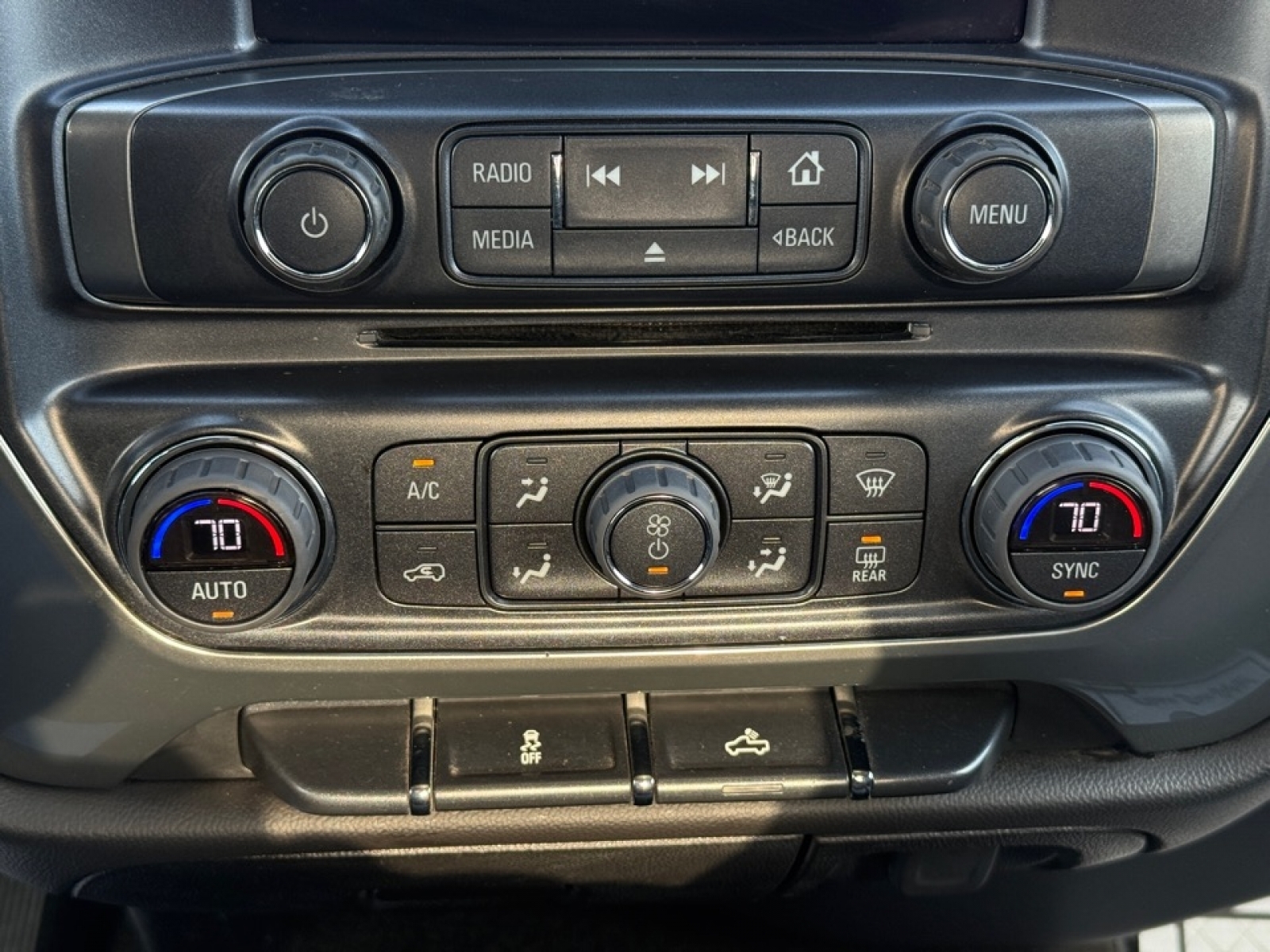 2018 Chevrolet Silverado 1500 1LT, 39190, Photo