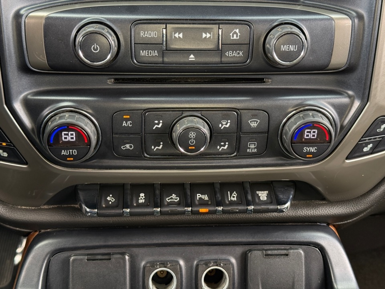 2018 Chevrolet Silverado 2500HD High Country, 38540, Photo