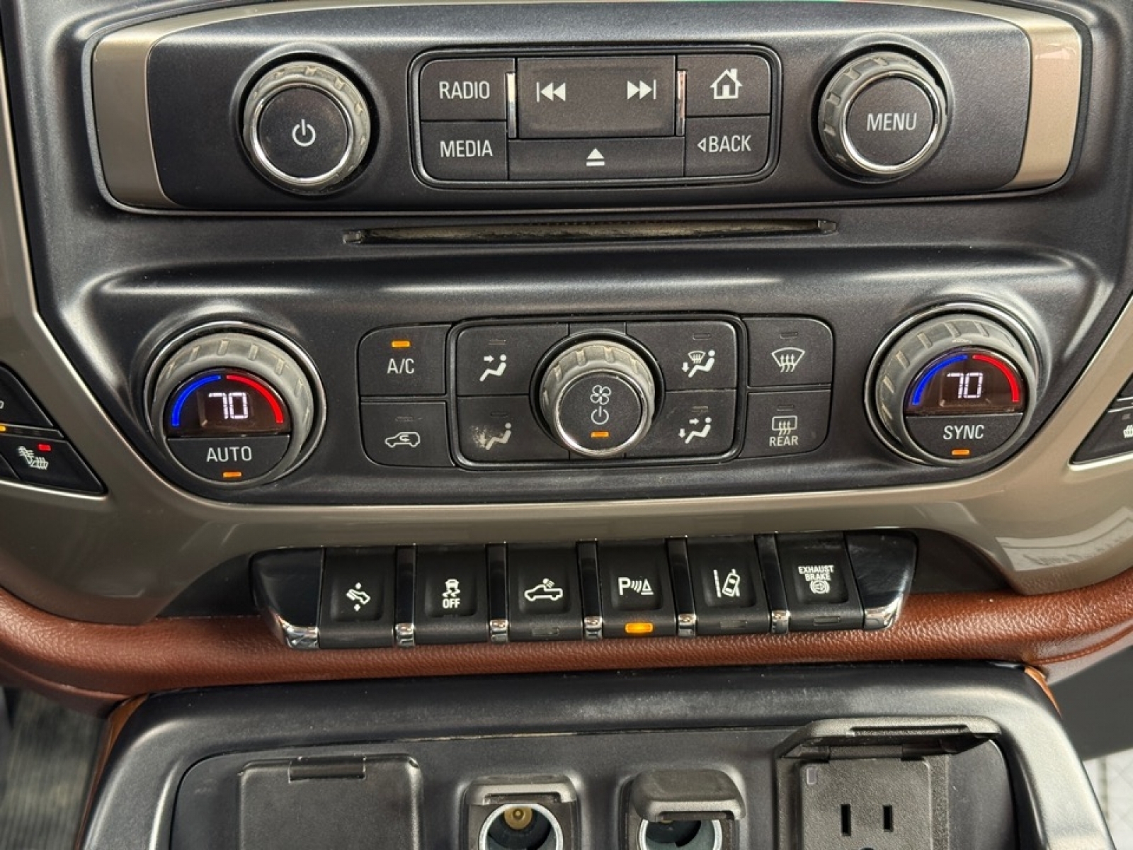 2018 Chevrolet Silverado 3500HD High Country, 39030, Photo