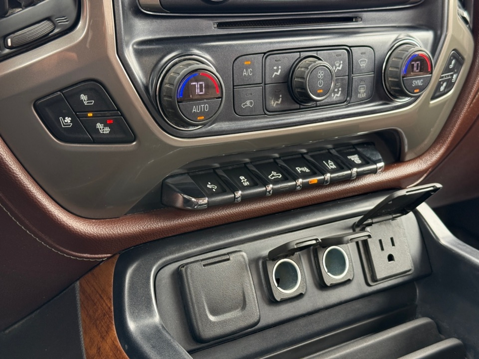 2018 Chevrolet Silverado 3500HD High Country, 39030, Photo