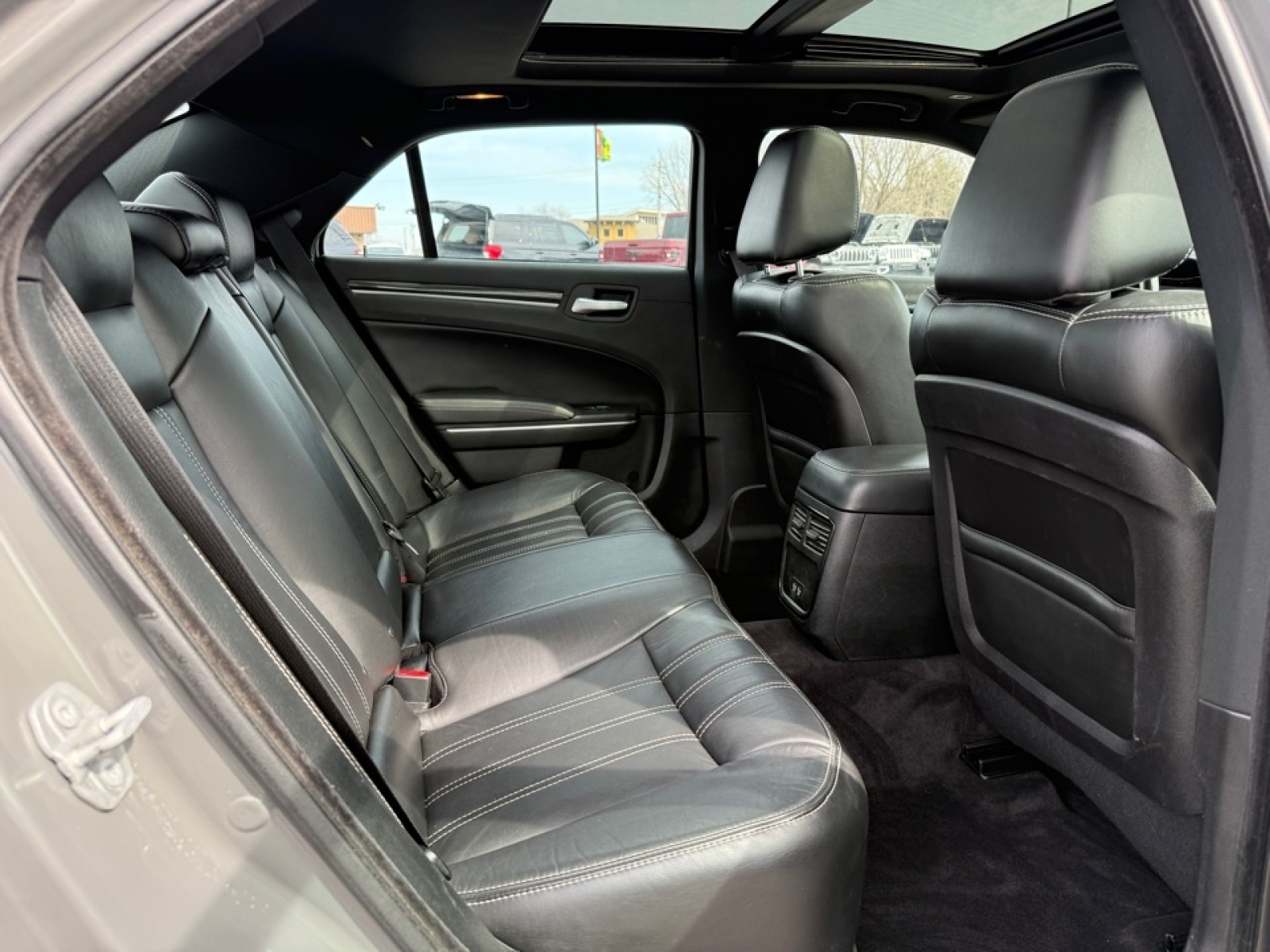 2018 Chrysler 300 300S AWD, 39622, Photo