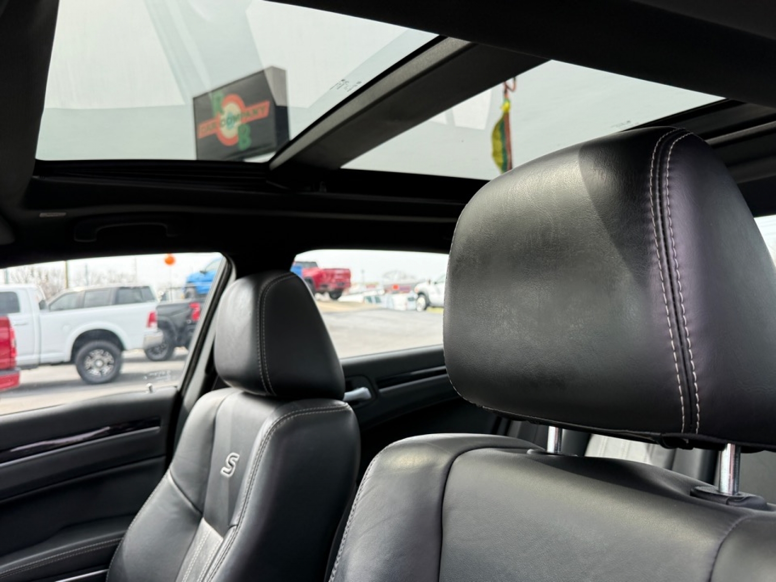 2018 Chrysler 300 300S AWD, 39622, Photo