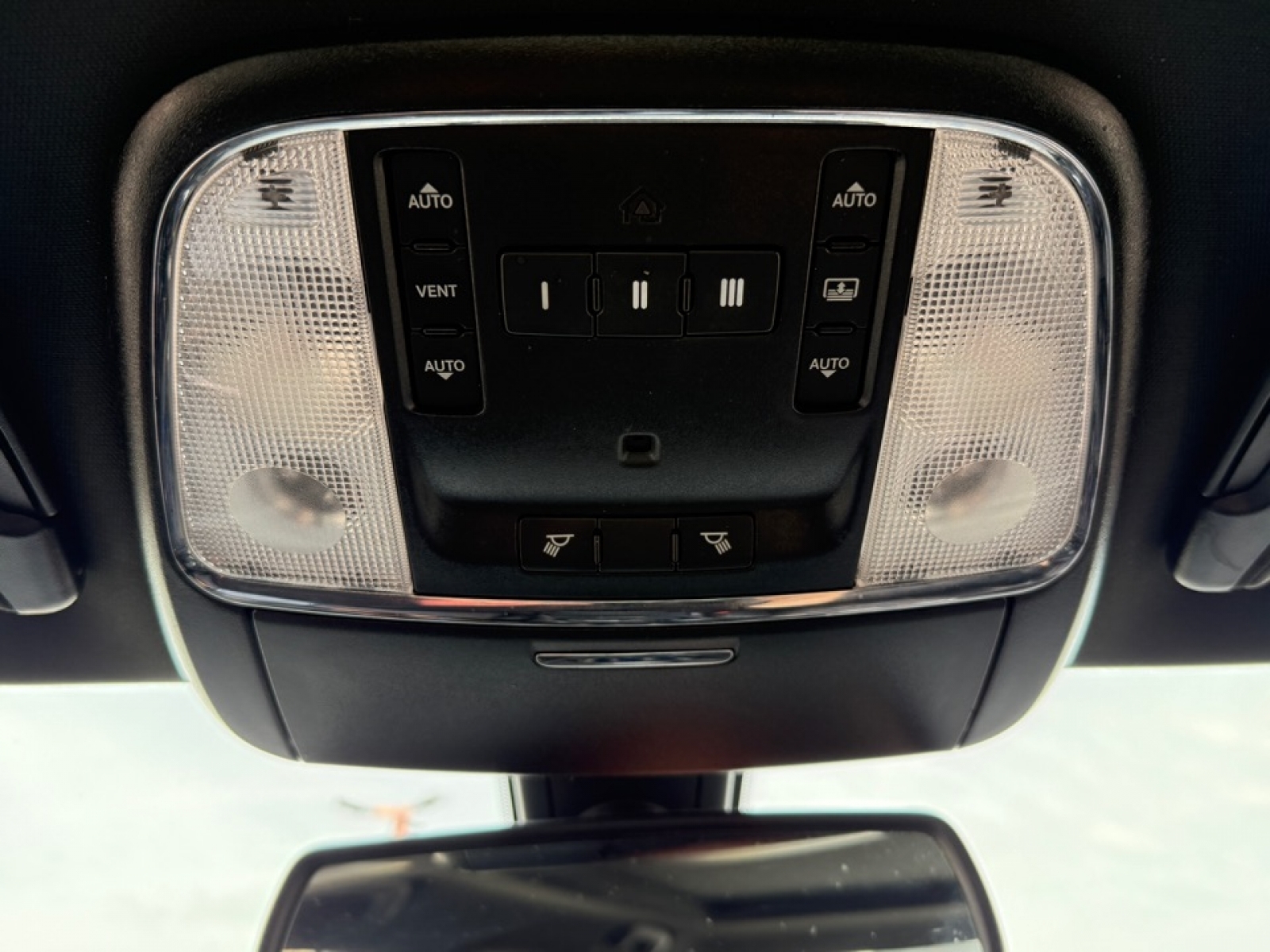 2018 Chrysler 300 300S AWD, 39622, Photo