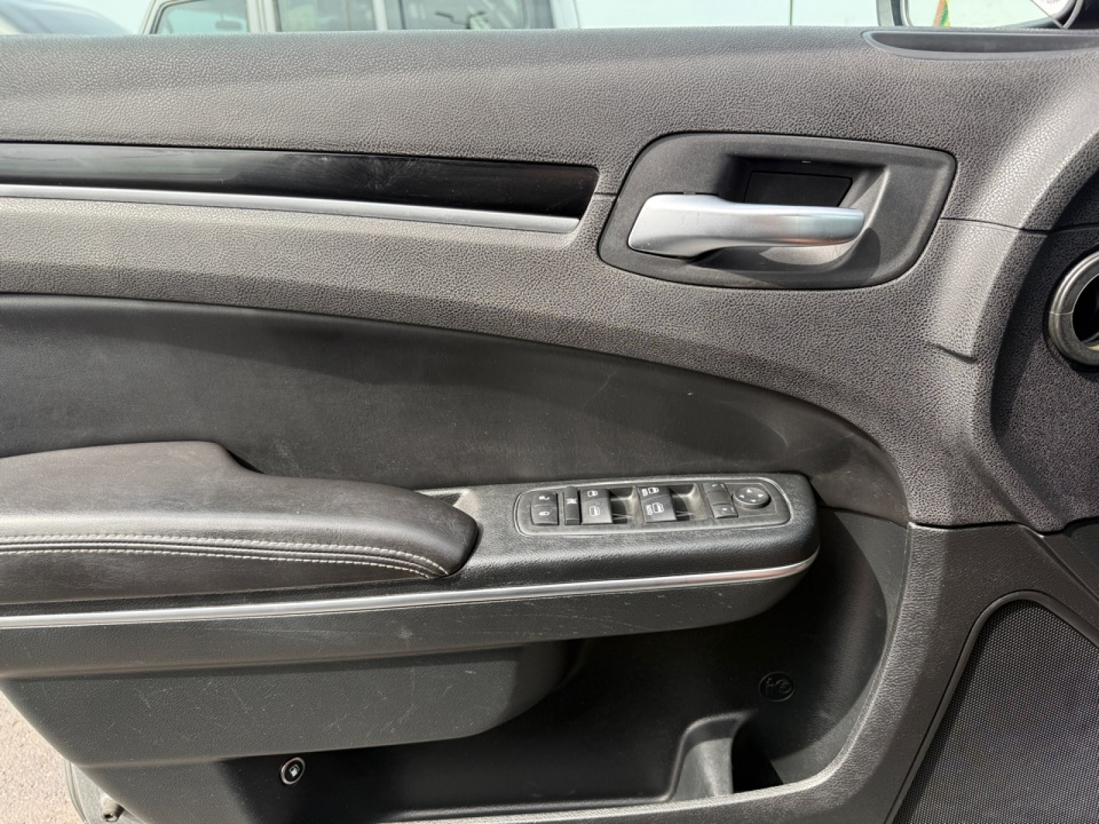 2018 Chrysler 300 300S AWD, 39622, Photo