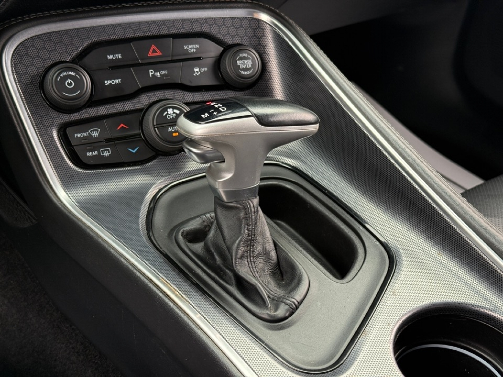 2018 Dodge Challenger SXT Plus, 38597A, Photo