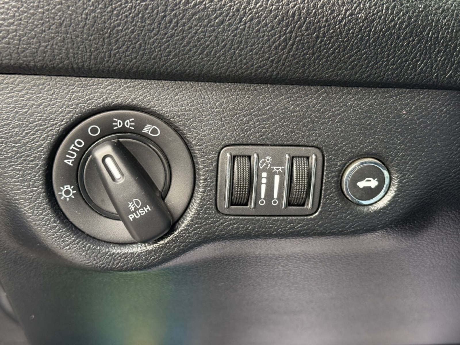 2018 Dodge Challenger SXT Plus, 38597A, Photo