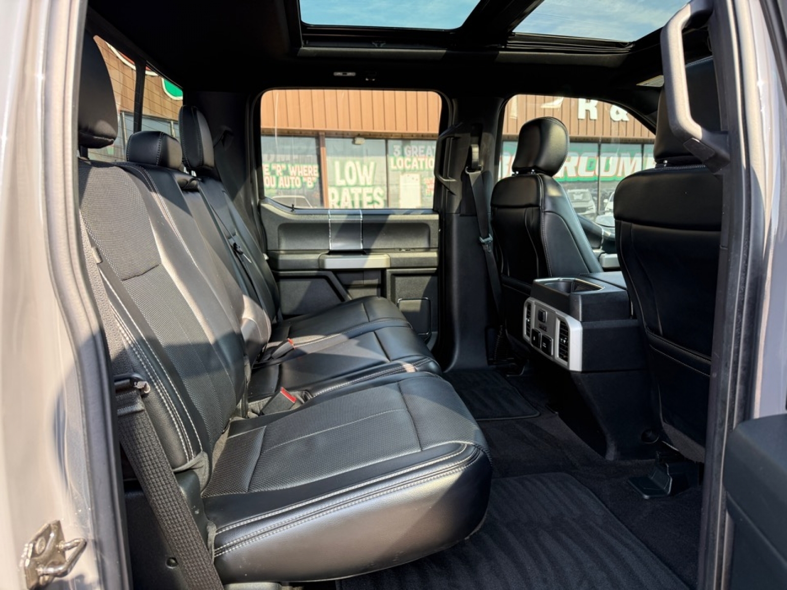 2018 Ford F-150 LARIAT, 39476, Photo