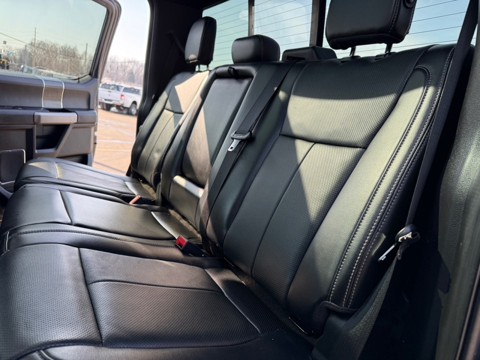 2018 Ford F-150 LARIAT, 39476, Photo