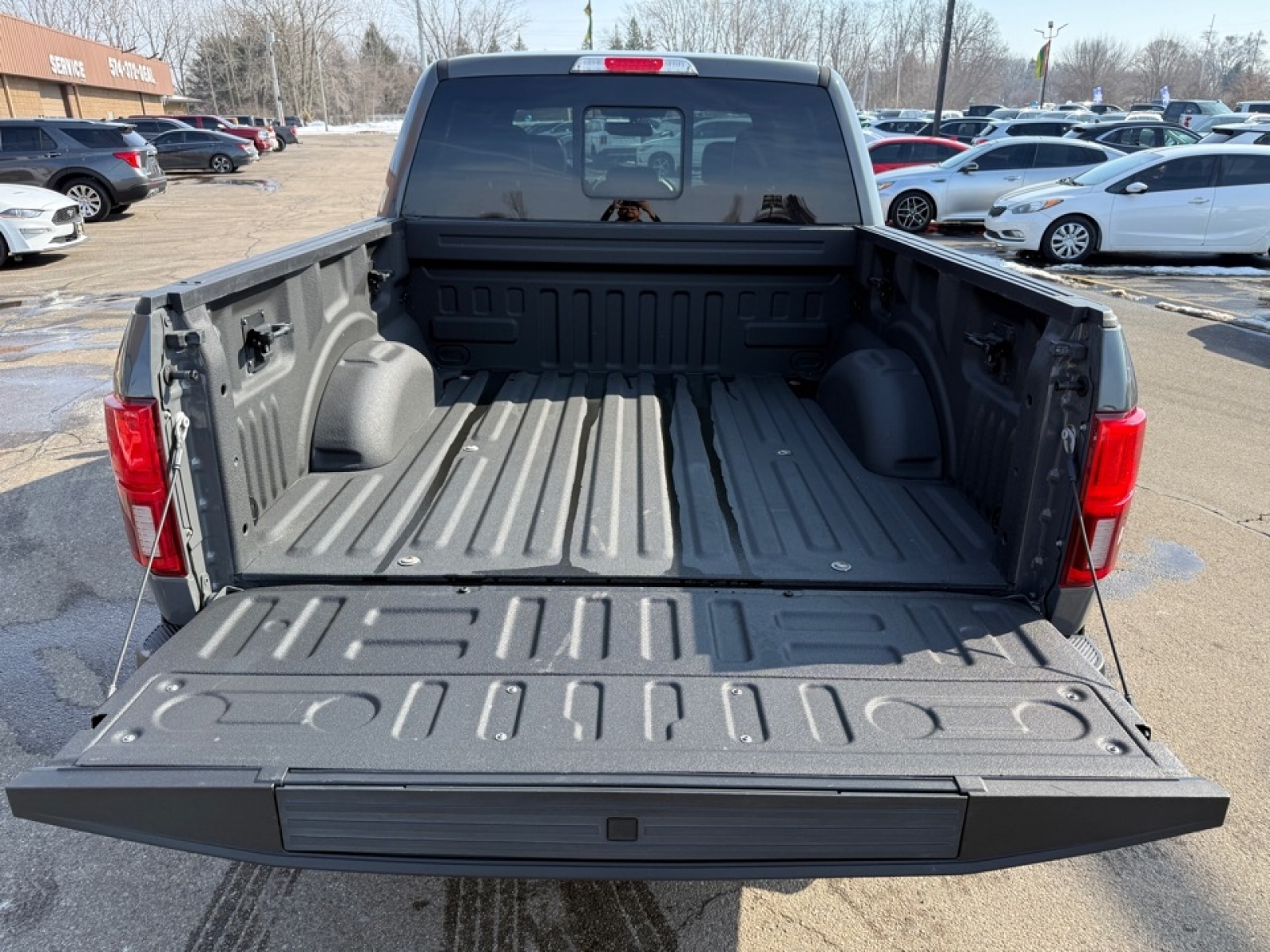2018 Ford F-150 LARIAT, 39476, Photo