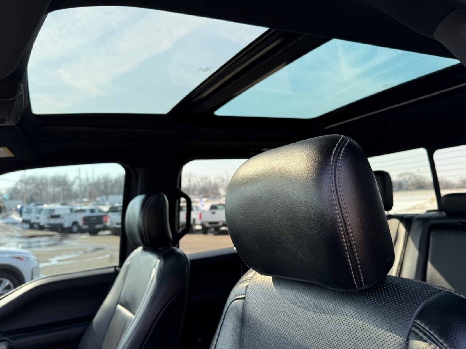 2018 Ford F-150 LARIAT, 39476, Photo