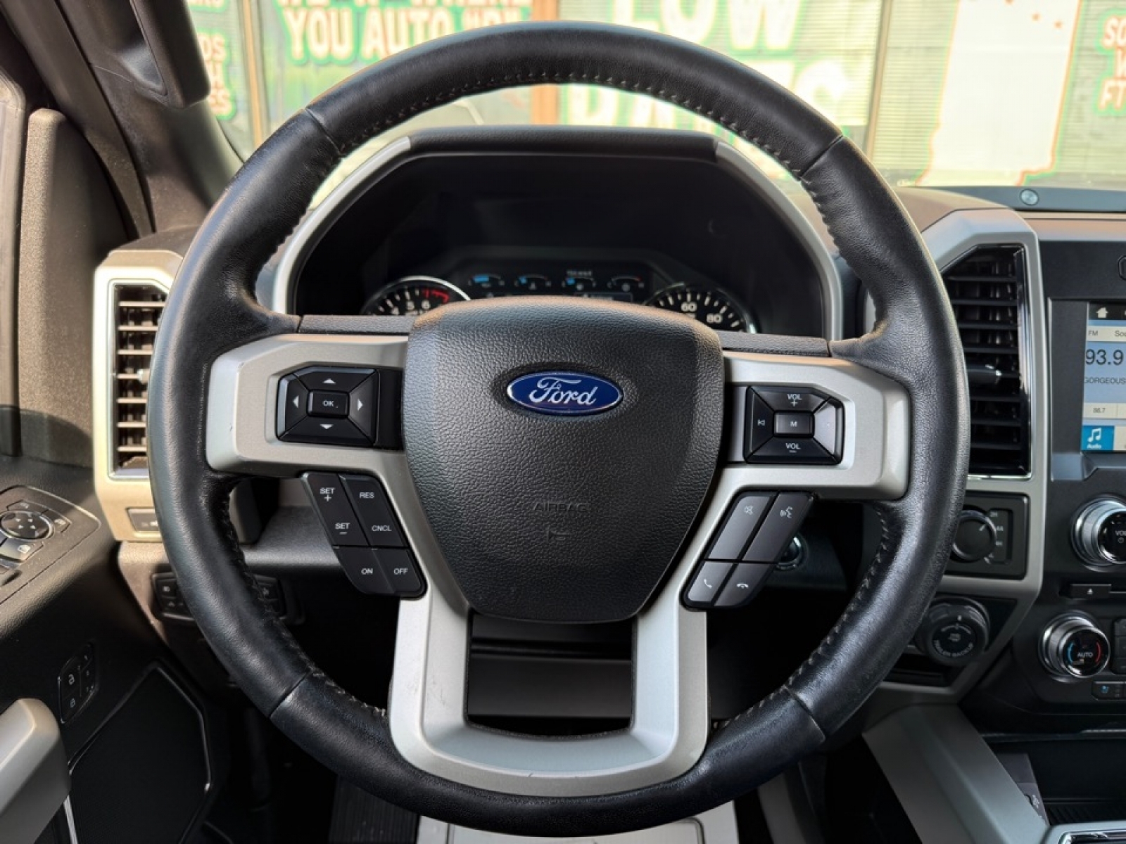 2018 Ford F-150 LARIAT, 39476, Photo