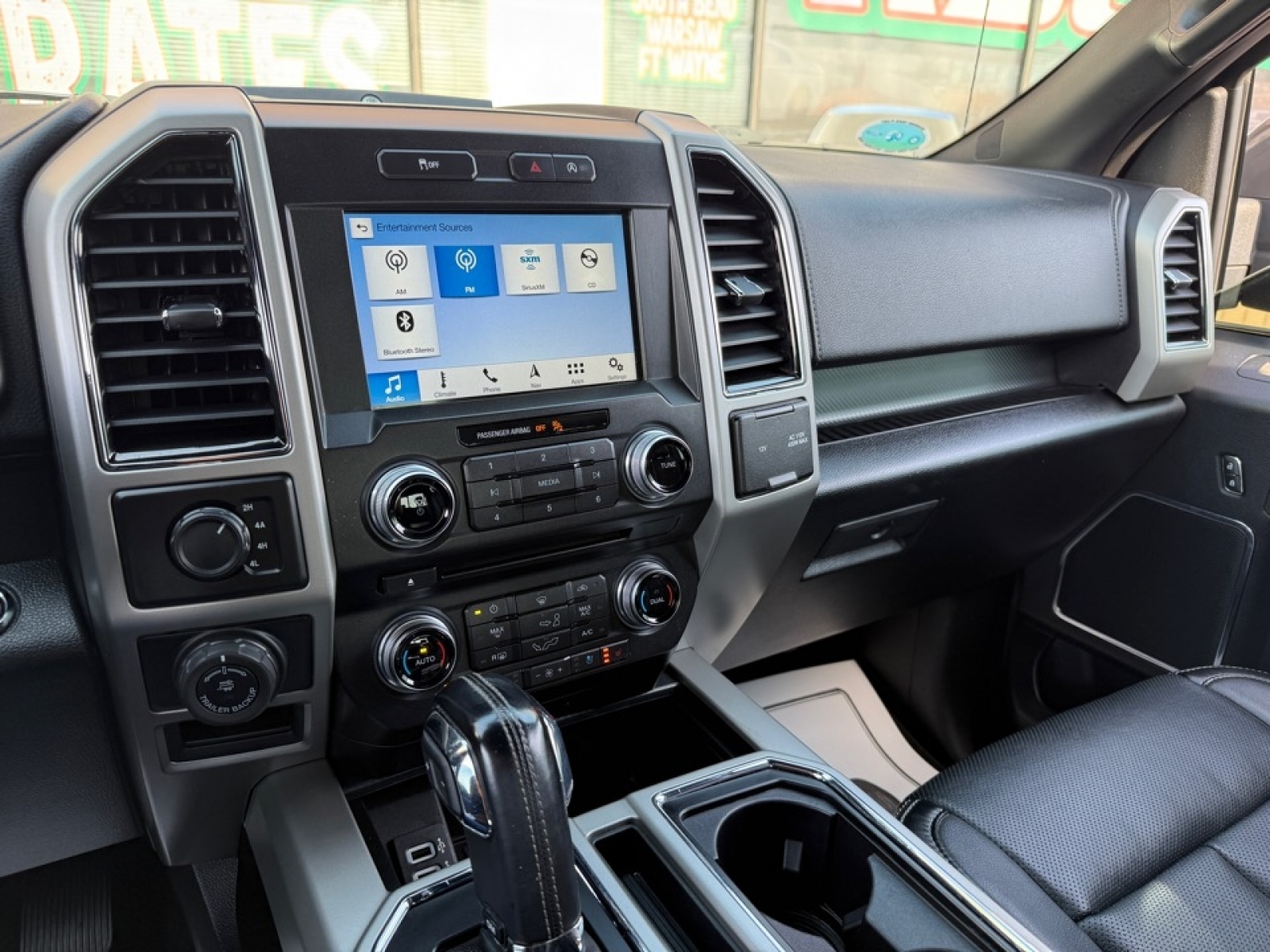 2018 Ford F-150 LARIAT, 39476, Photo