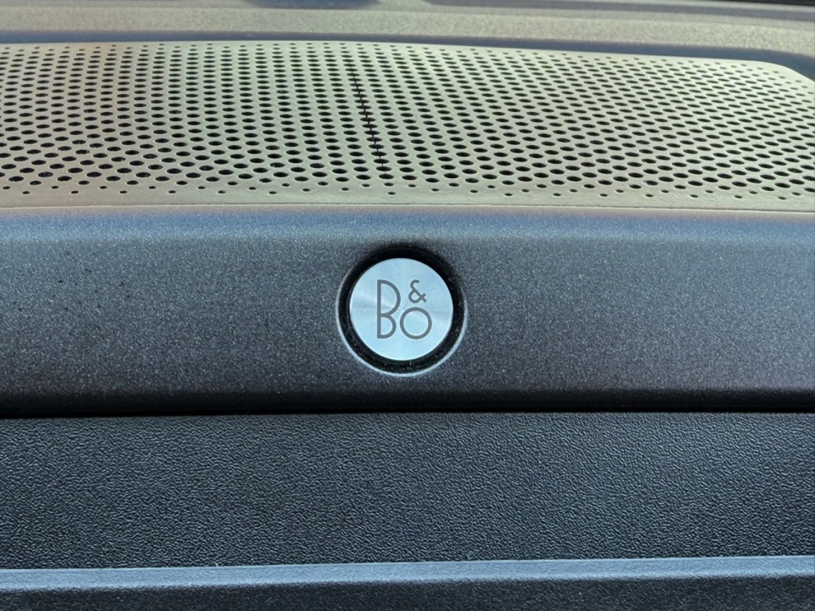 2018 Ford F-150 LARIAT, 39476, Photo