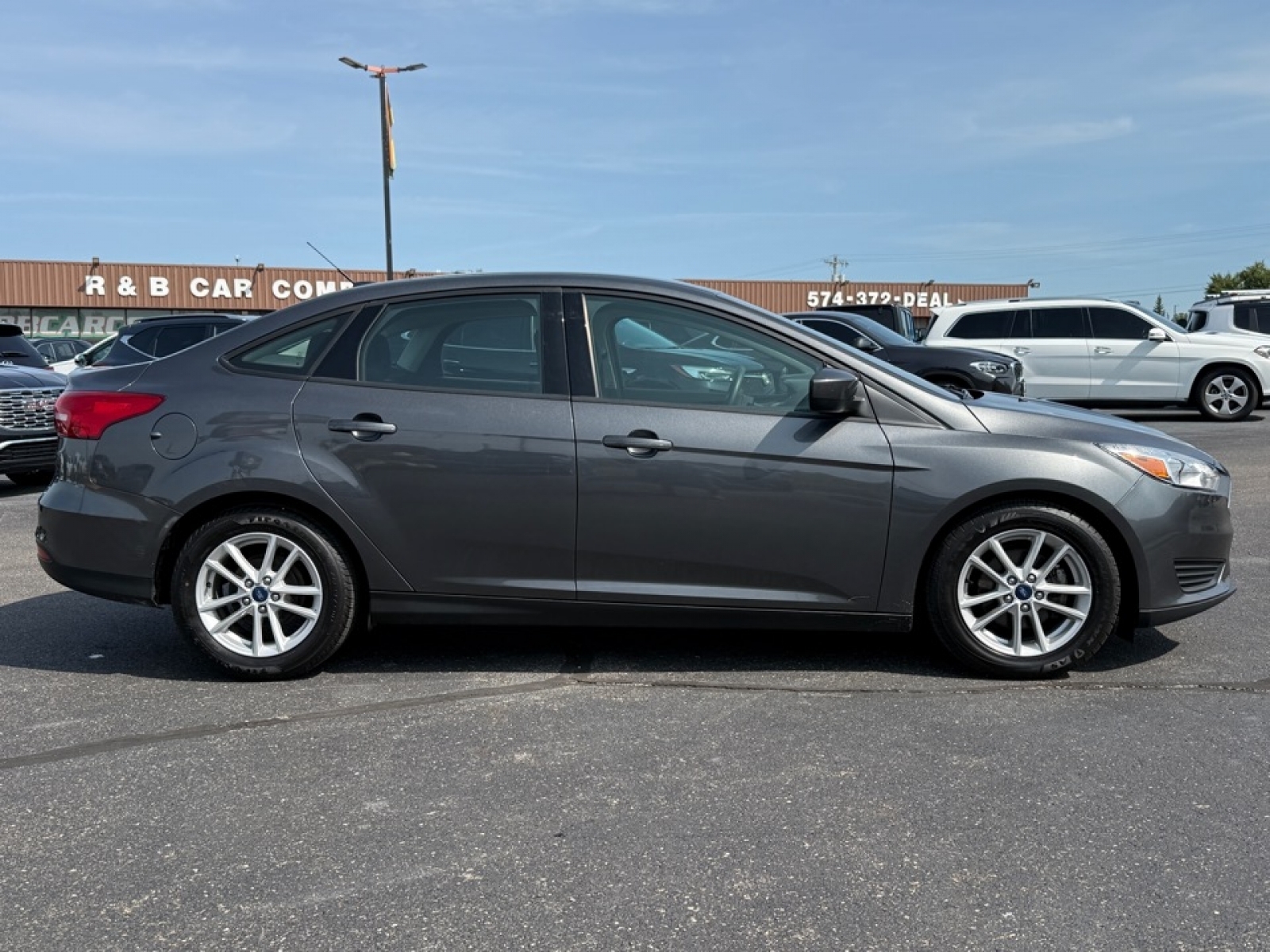 2018 Ford Focus SE photo 8