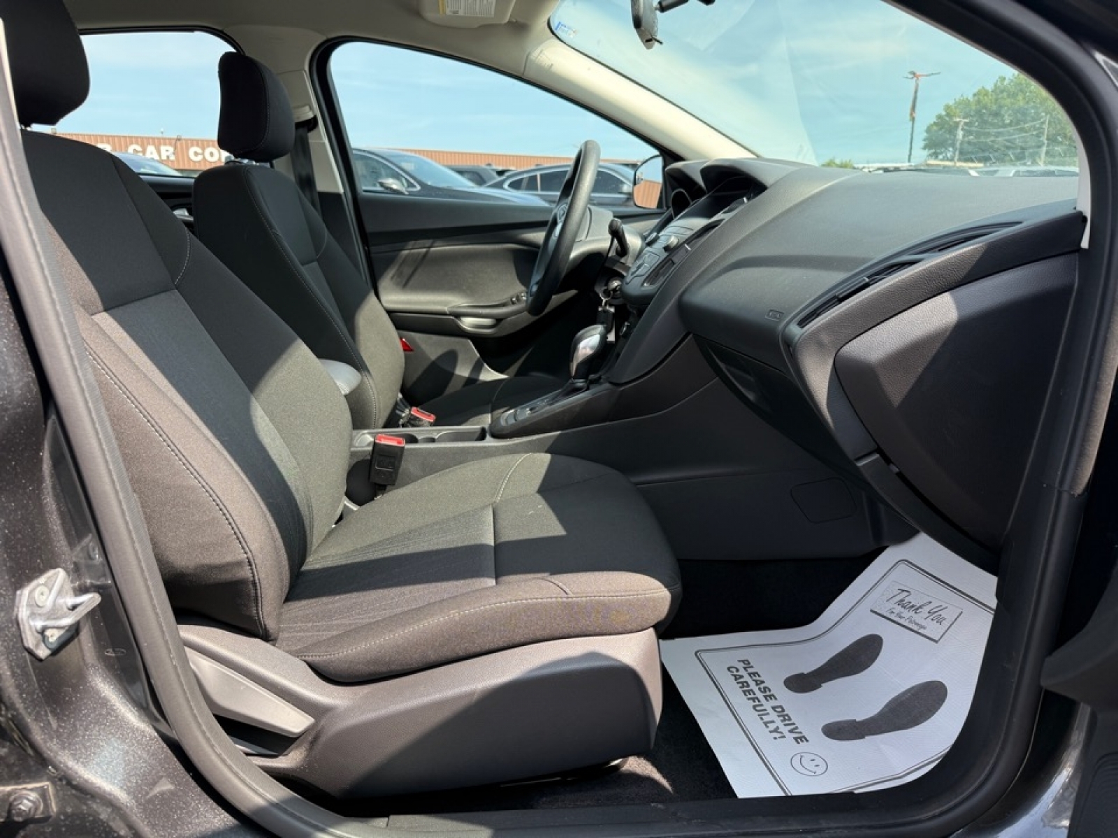 2018 Ford Focus SE photo 9