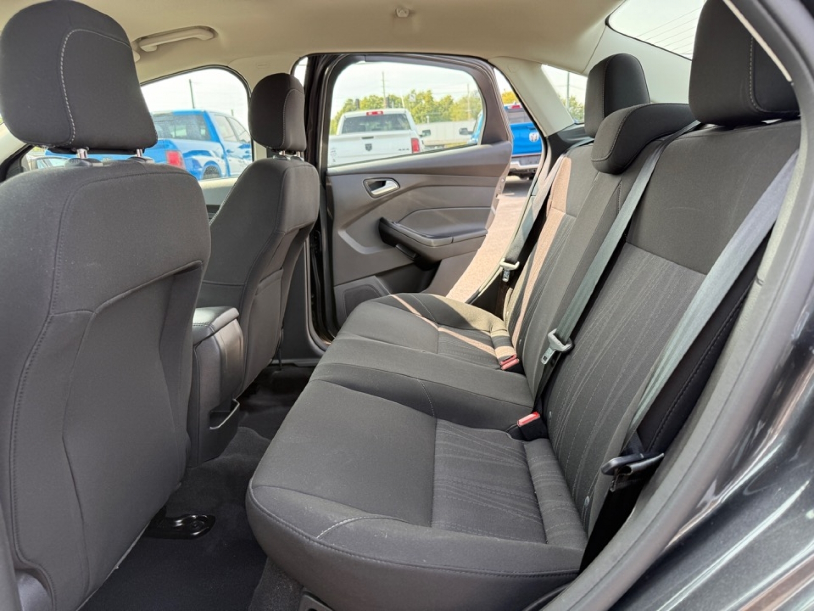 2018 Ford Focus SE photo 15