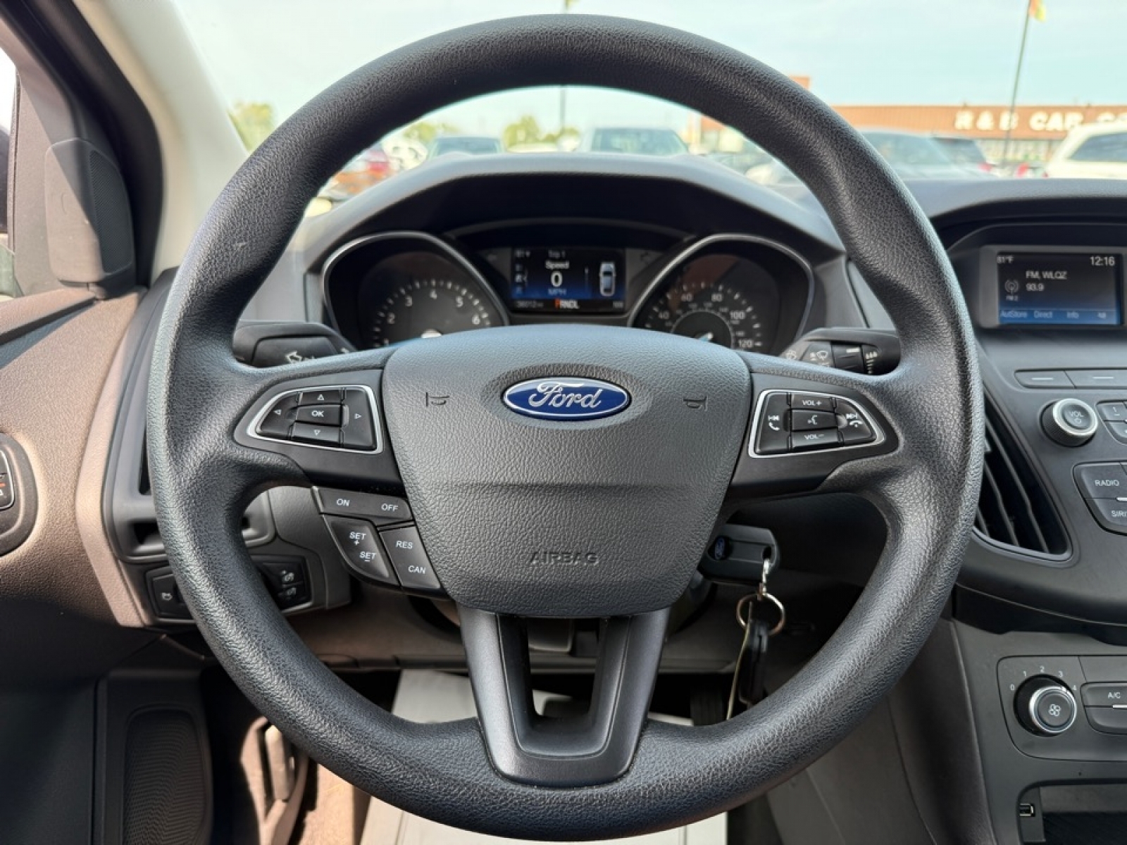 2018 Ford Focus SE photo 25