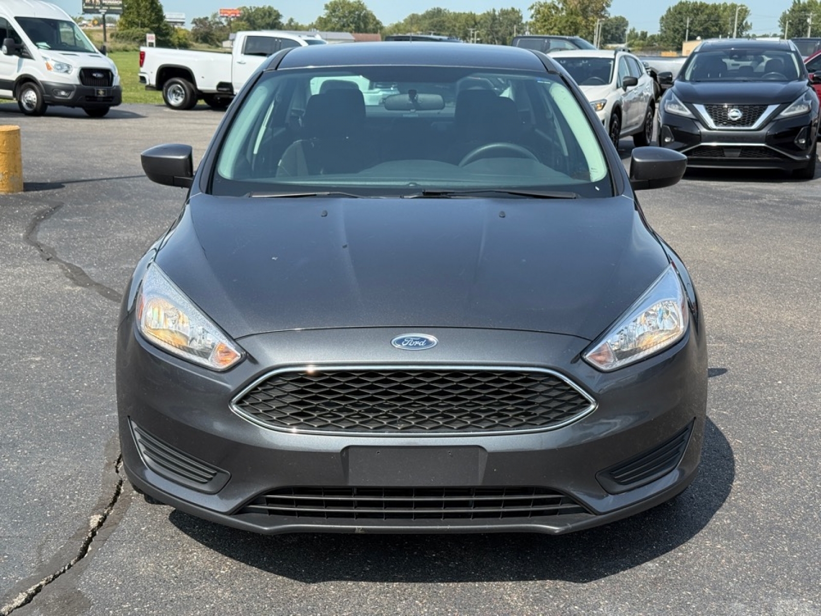 2018 Ford Focus SE photo 2