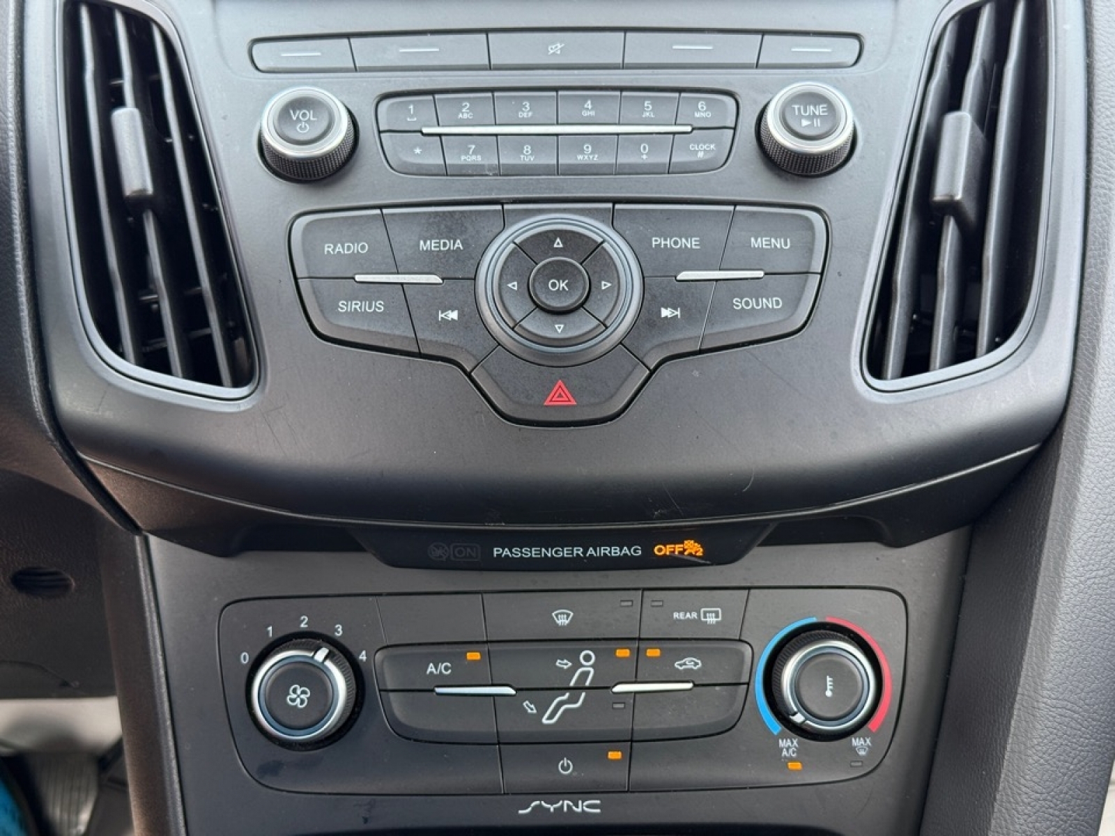 2018 Ford Focus SE photo 33
