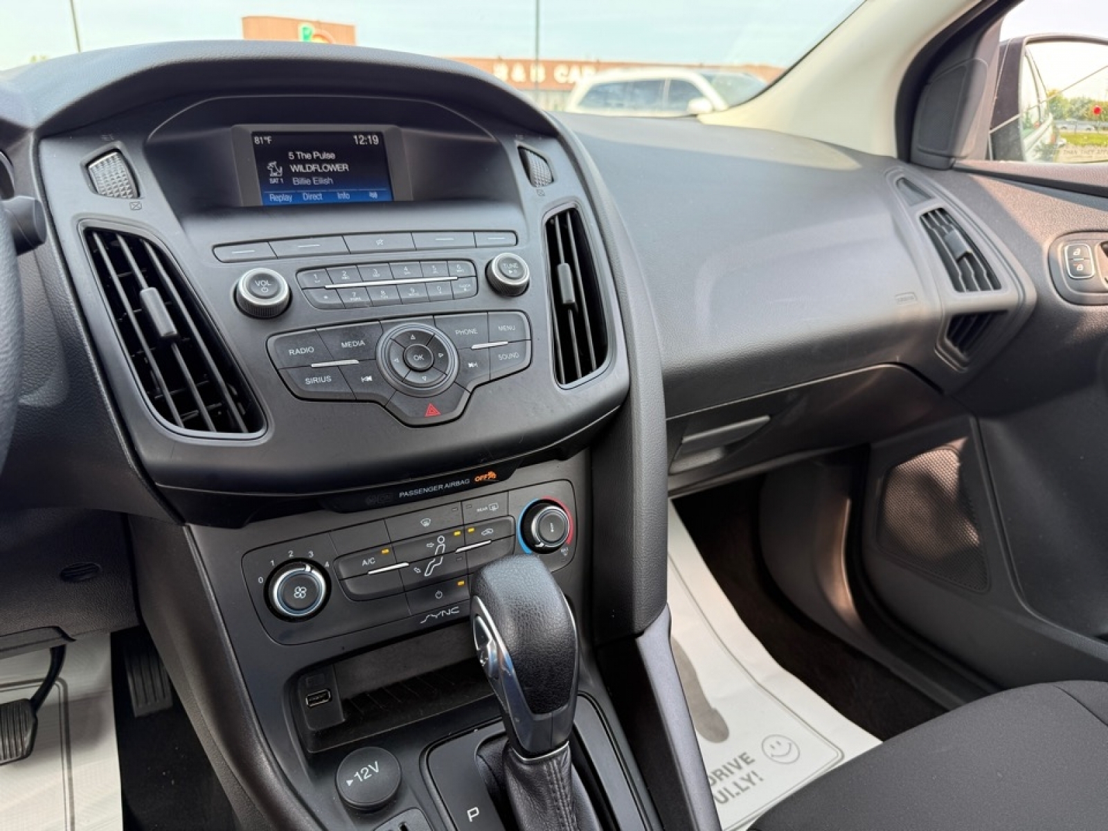 2018 Ford Focus SE photo 35