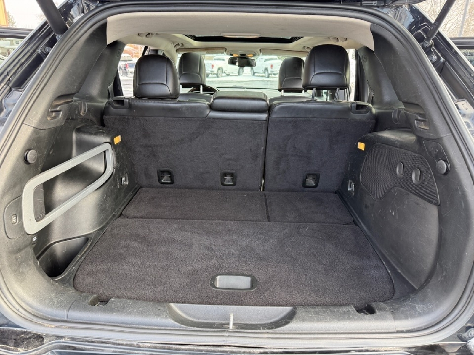 2018 Jeep Cherokee Overland 4x4, 38372A, Photo