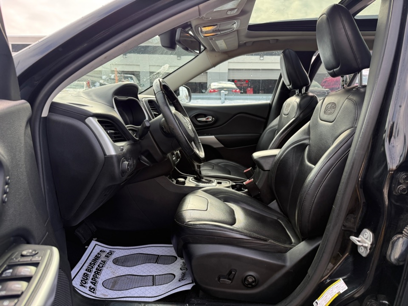 2018 Jeep Cherokee Overland 4x4, 38372A, Photo