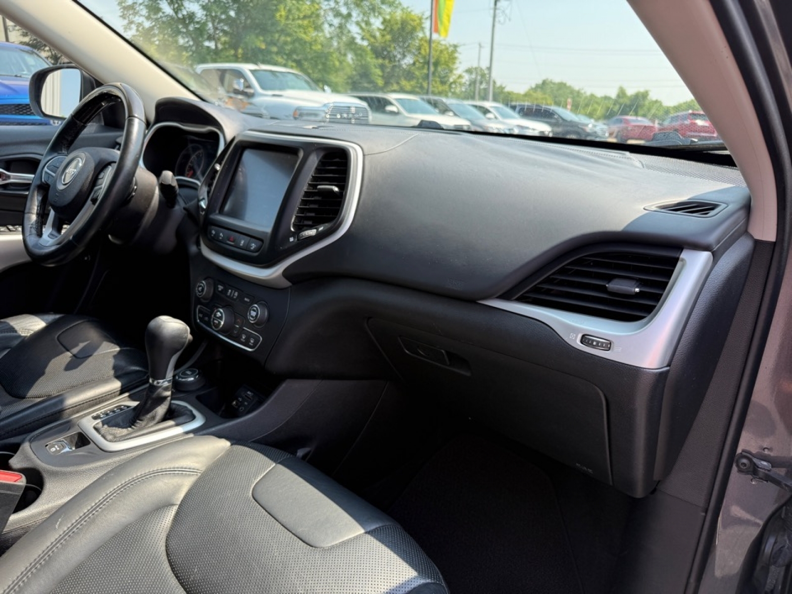 2018 Jeep Cherokee Overland photo 12