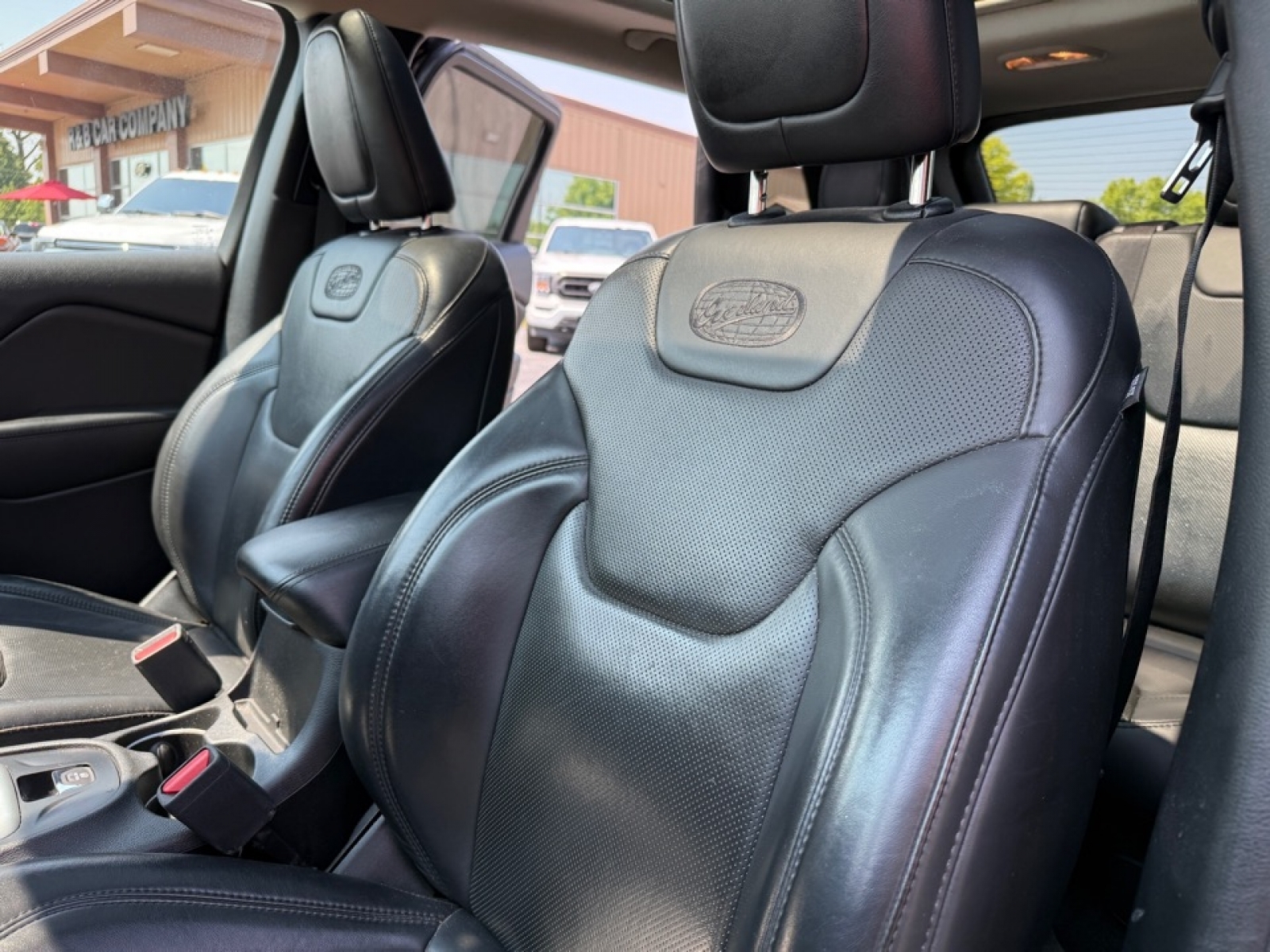 2018 Jeep Cherokee Overland photo 16