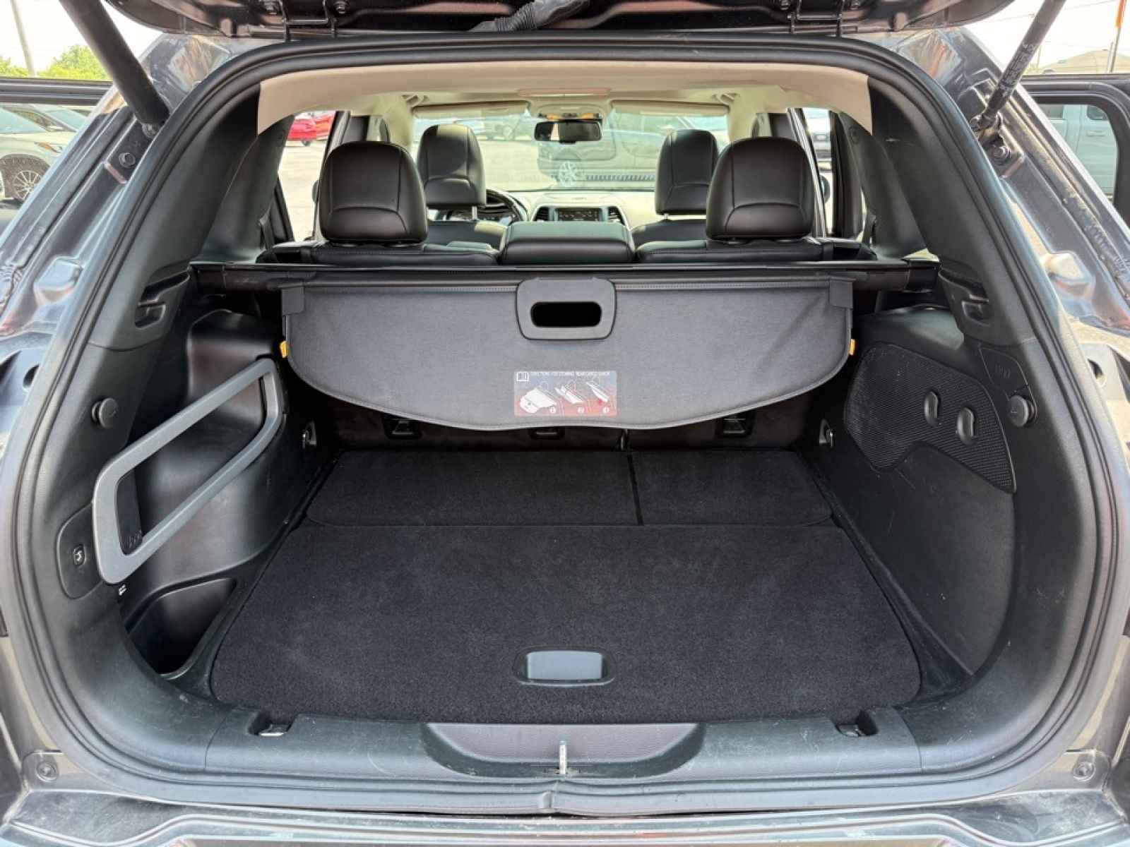 2018 Jeep Cherokee Overland photo 19