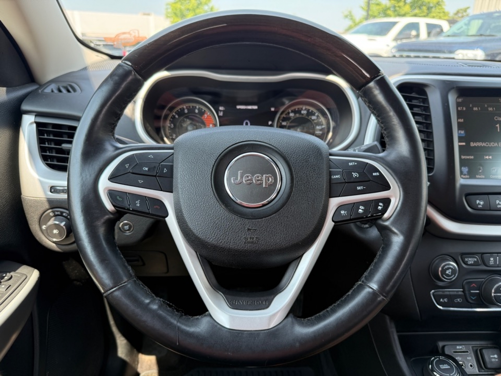 2018 Jeep Cherokee Overland photo 21