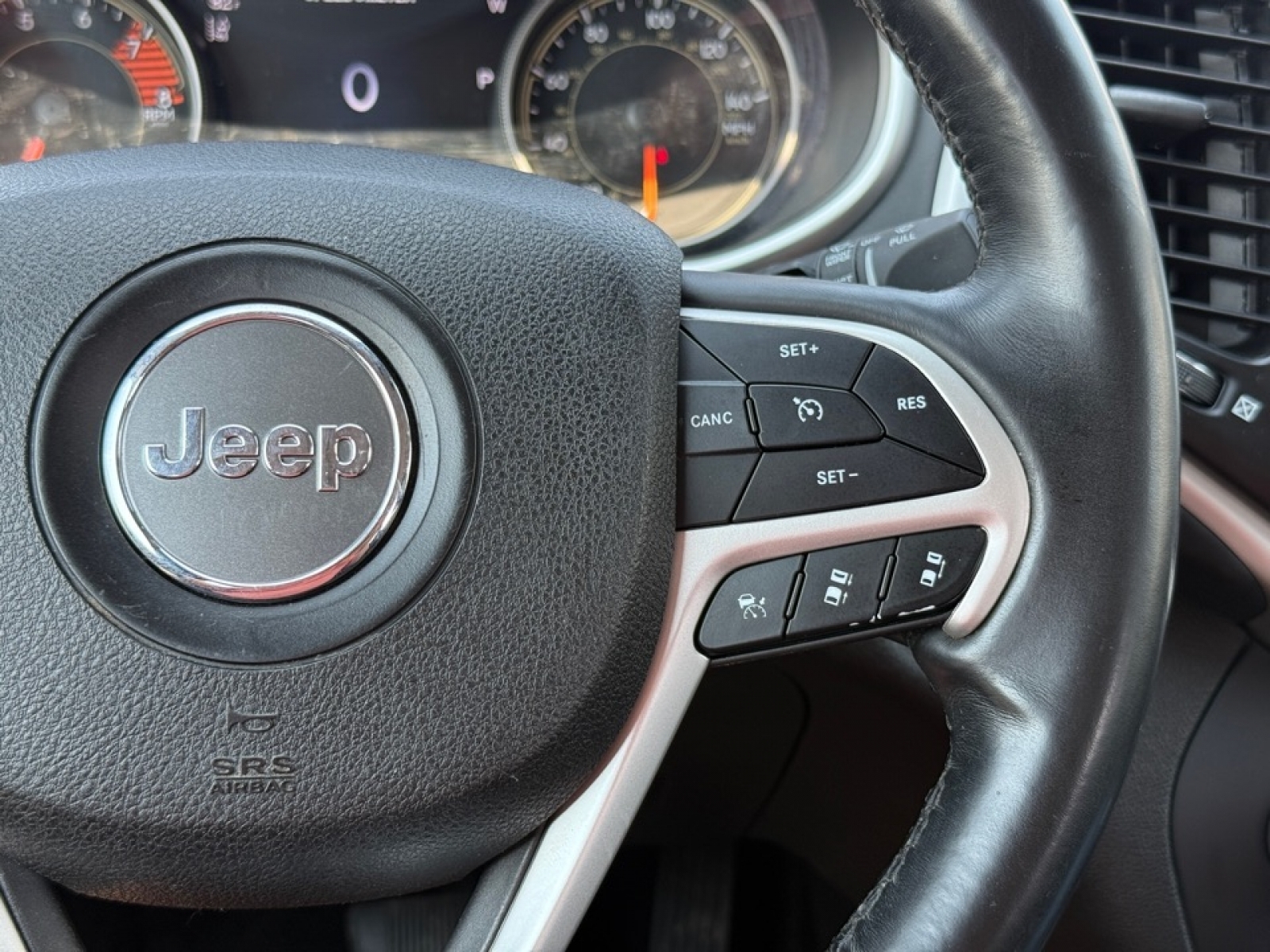 2018 Jeep Cherokee Overland photo 25