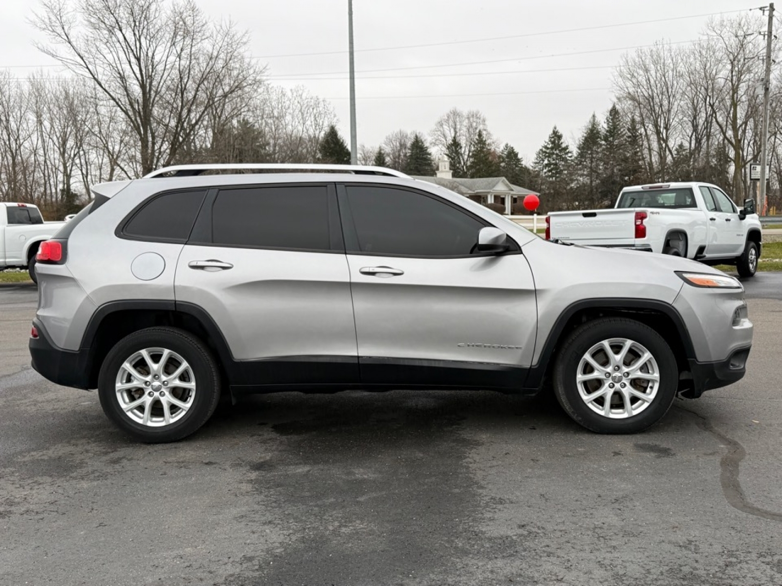 2018 Jeep Cherokee Latitude Plus FWD, 38930A, Photo