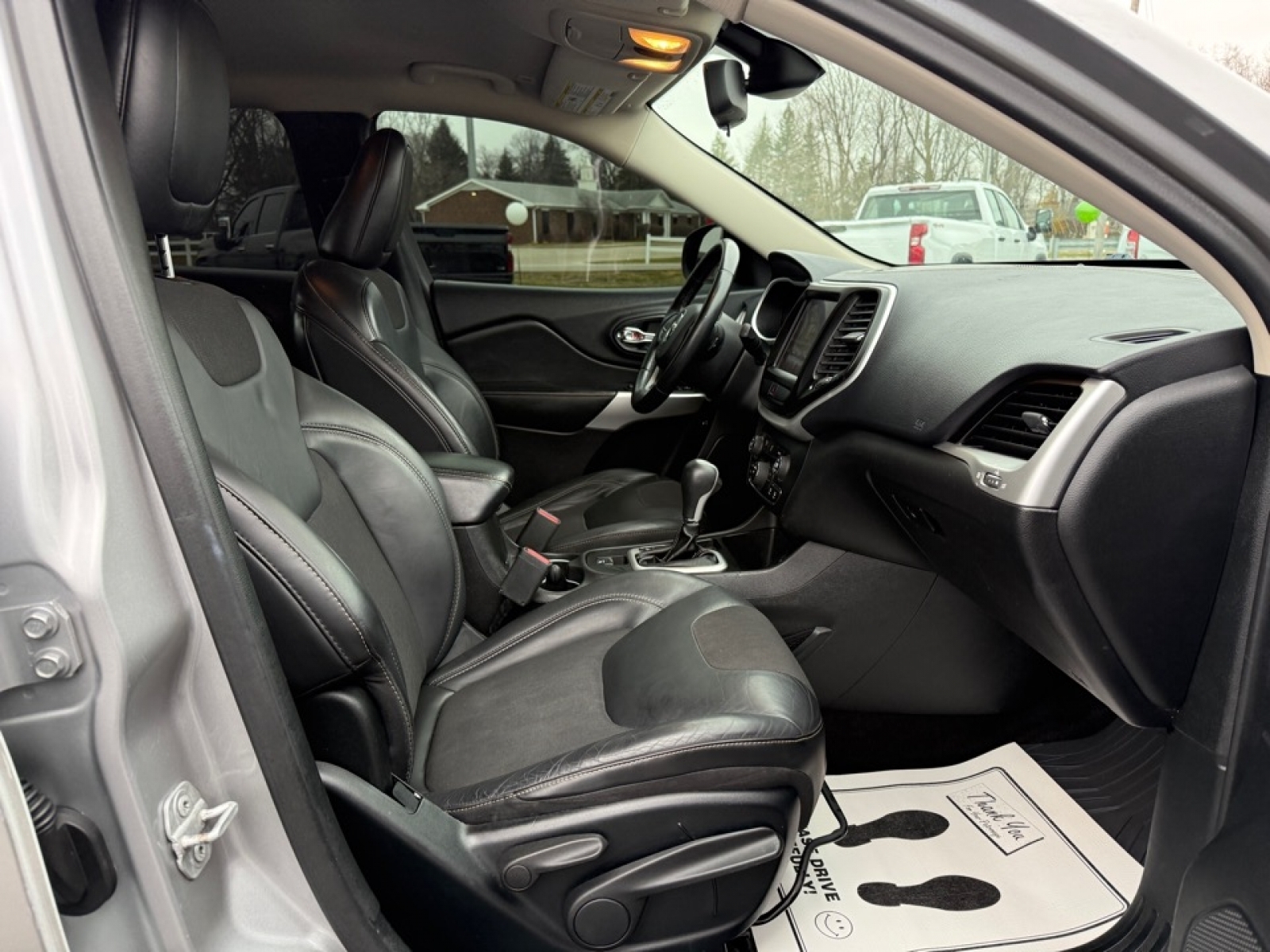 2018 Jeep Cherokee Latitude Plus FWD, 38930A, Photo