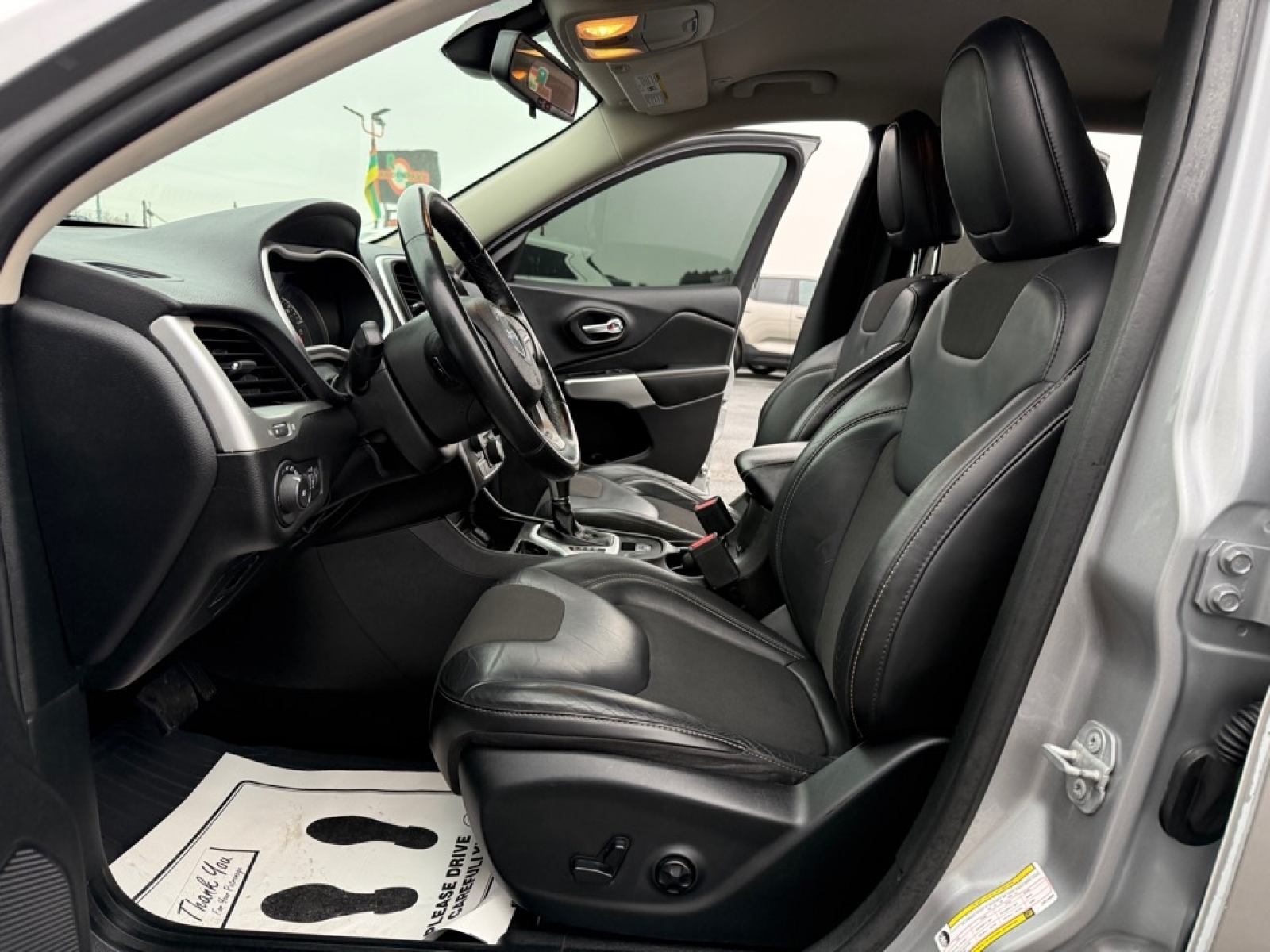 2018 Jeep Cherokee Latitude Plus FWD, 38930A, Photo