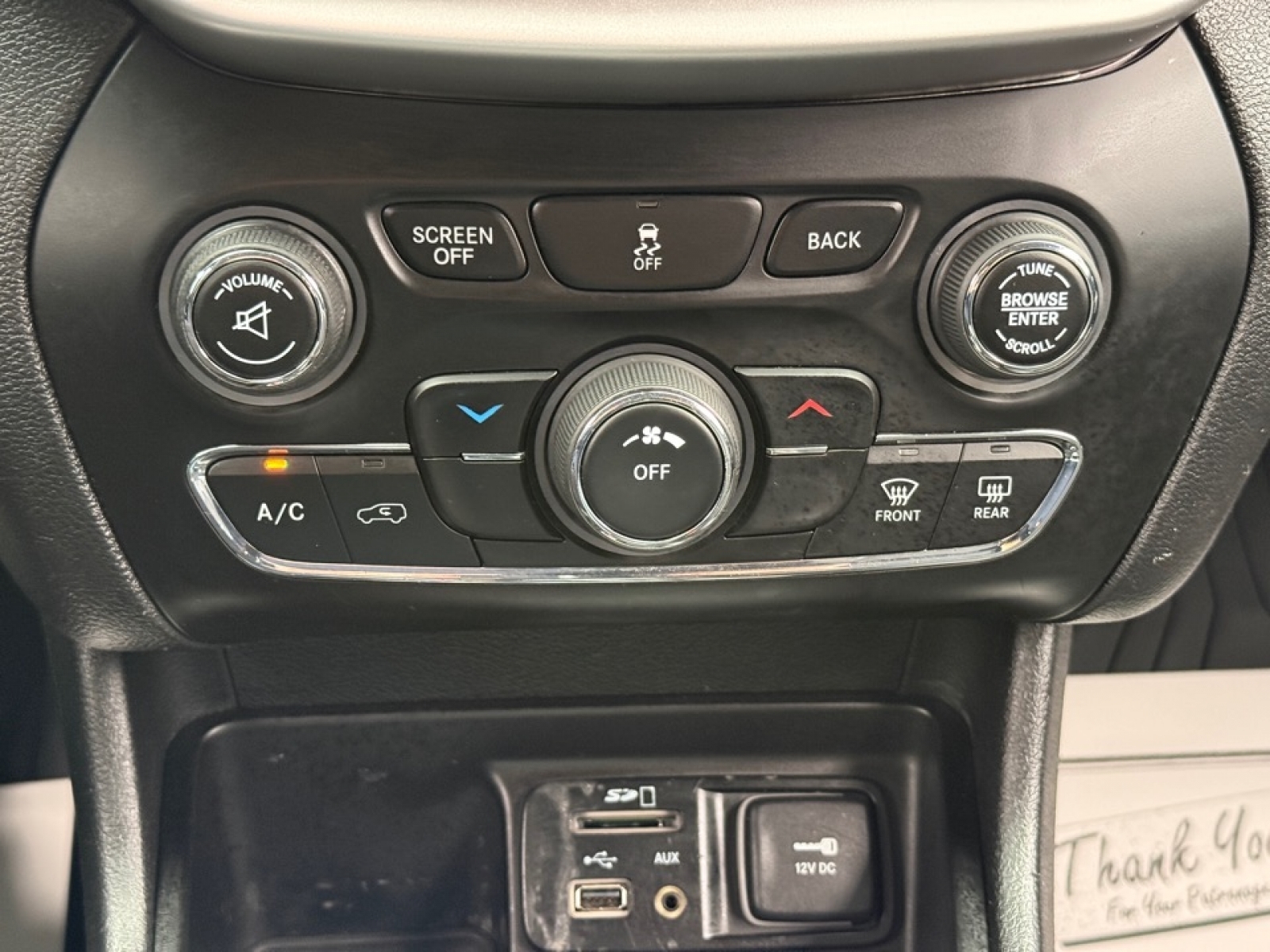 2018 Jeep Cherokee Latitude Plus FWD, 38930A, Photo