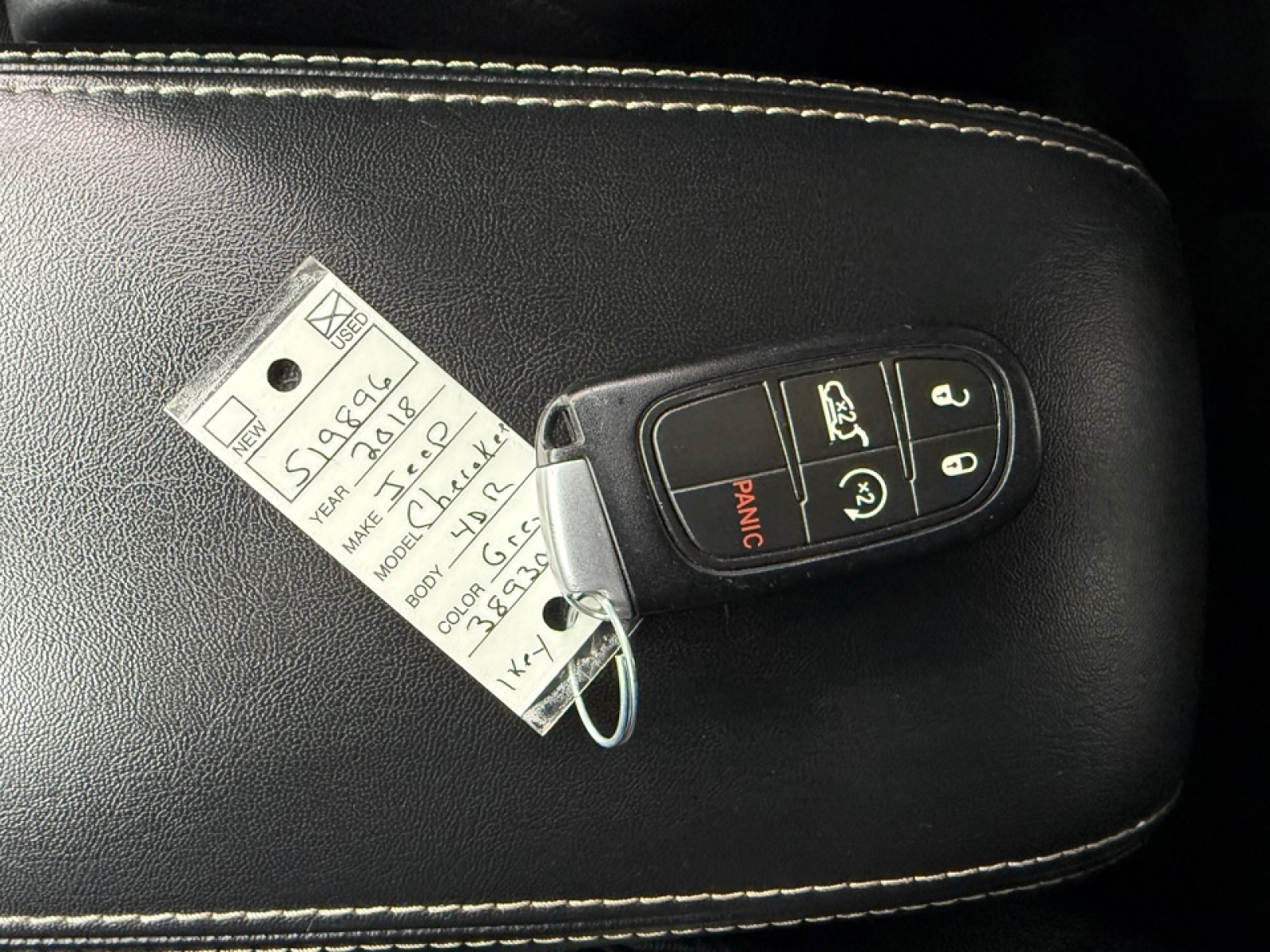 2018 Jeep Cherokee Latitude Plus FWD, 38930A, Photo